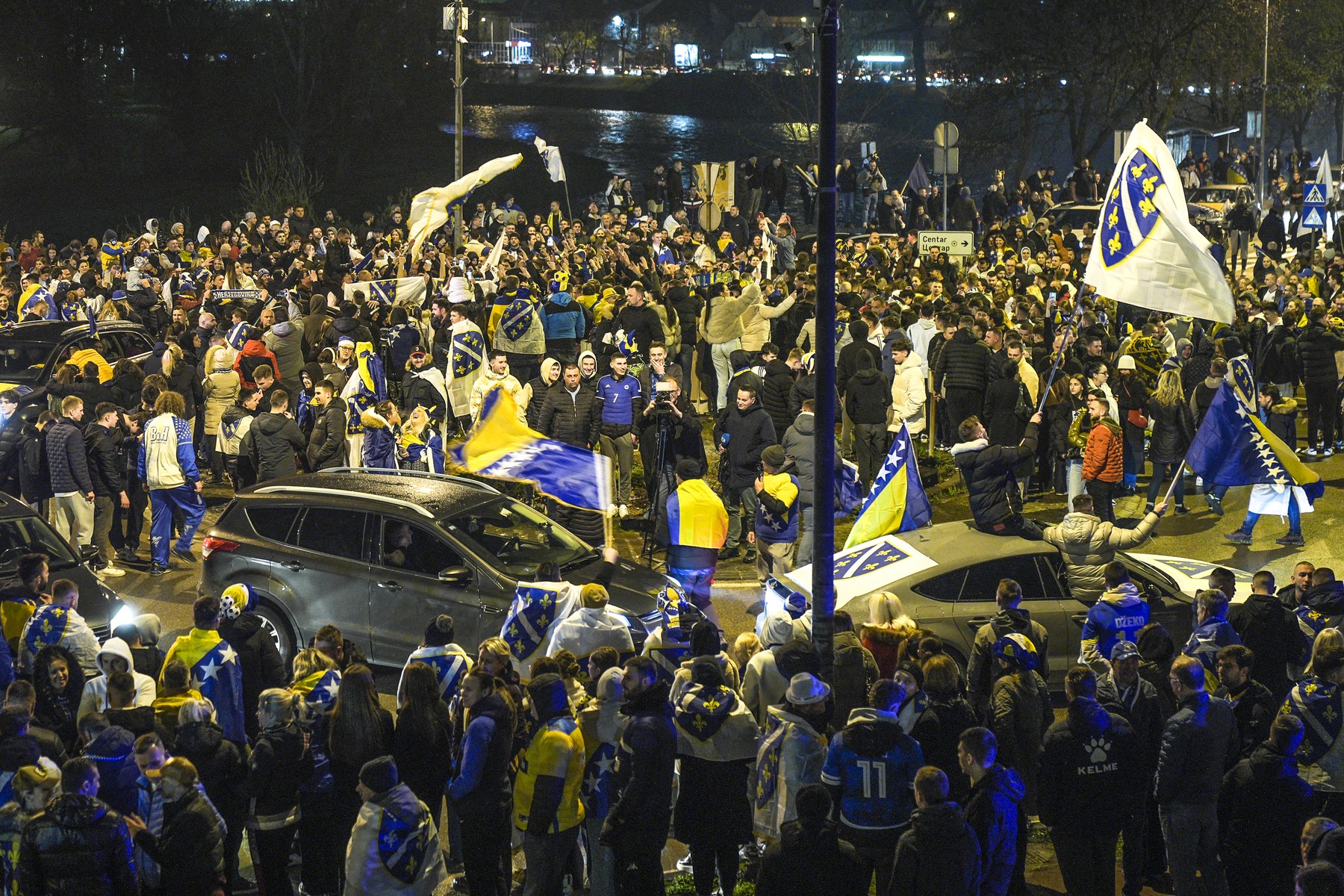 Slavje navijačev v Sarajevu ob uvrstitvi BiH na svetovno prvenstvo