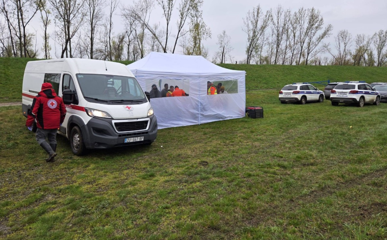 Na Hrvaškem na reki Savi iščejo več deset ljudi