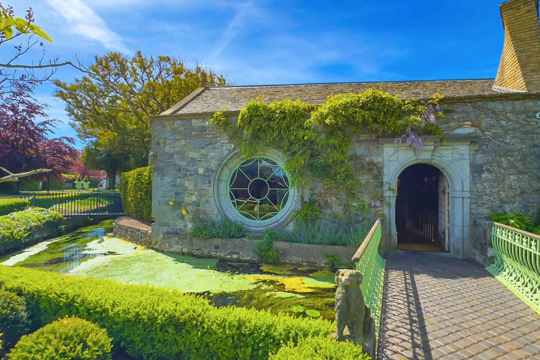 Vas Village at Lyons