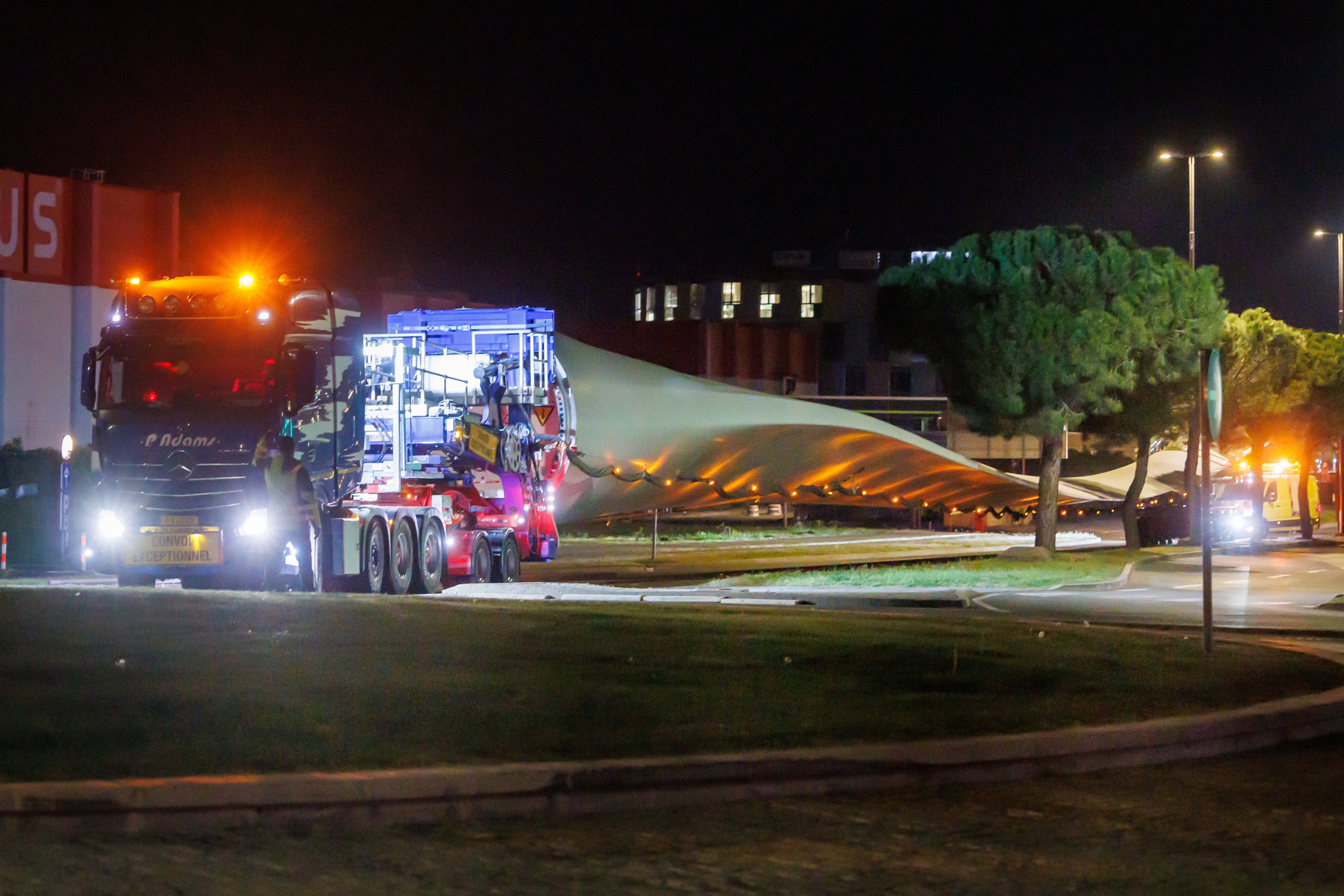 Izredni prevoz vetrnice