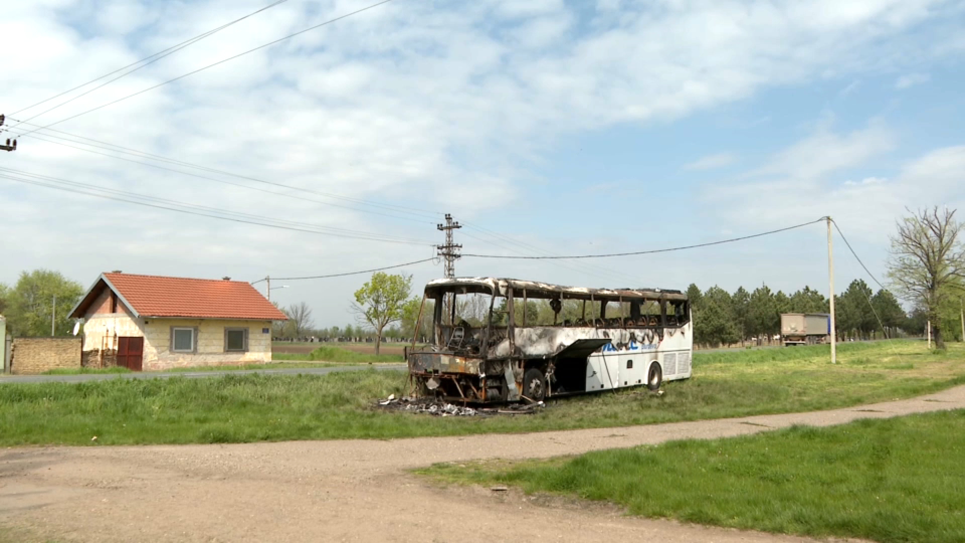 V Srbiji zgorel avtobus podpornika študentskih protestov