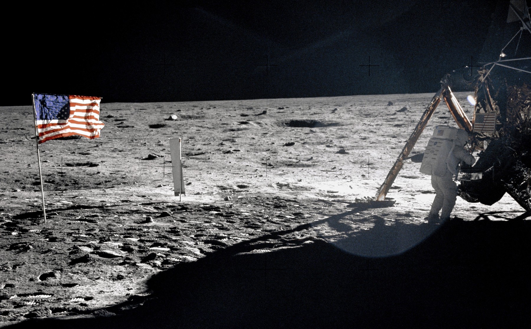 Ameriška zastava na Luni