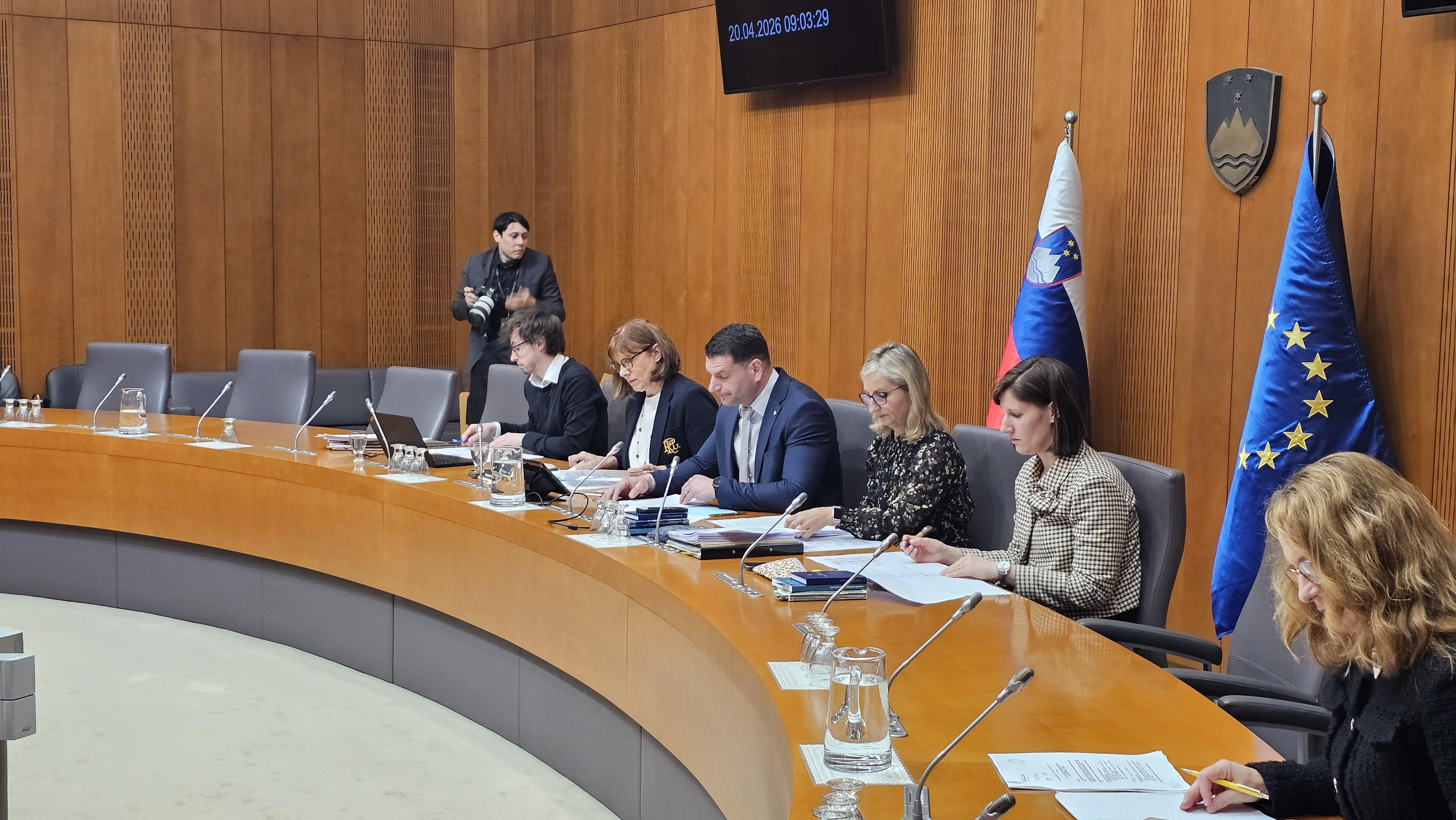 Prva seja kolegija DZ