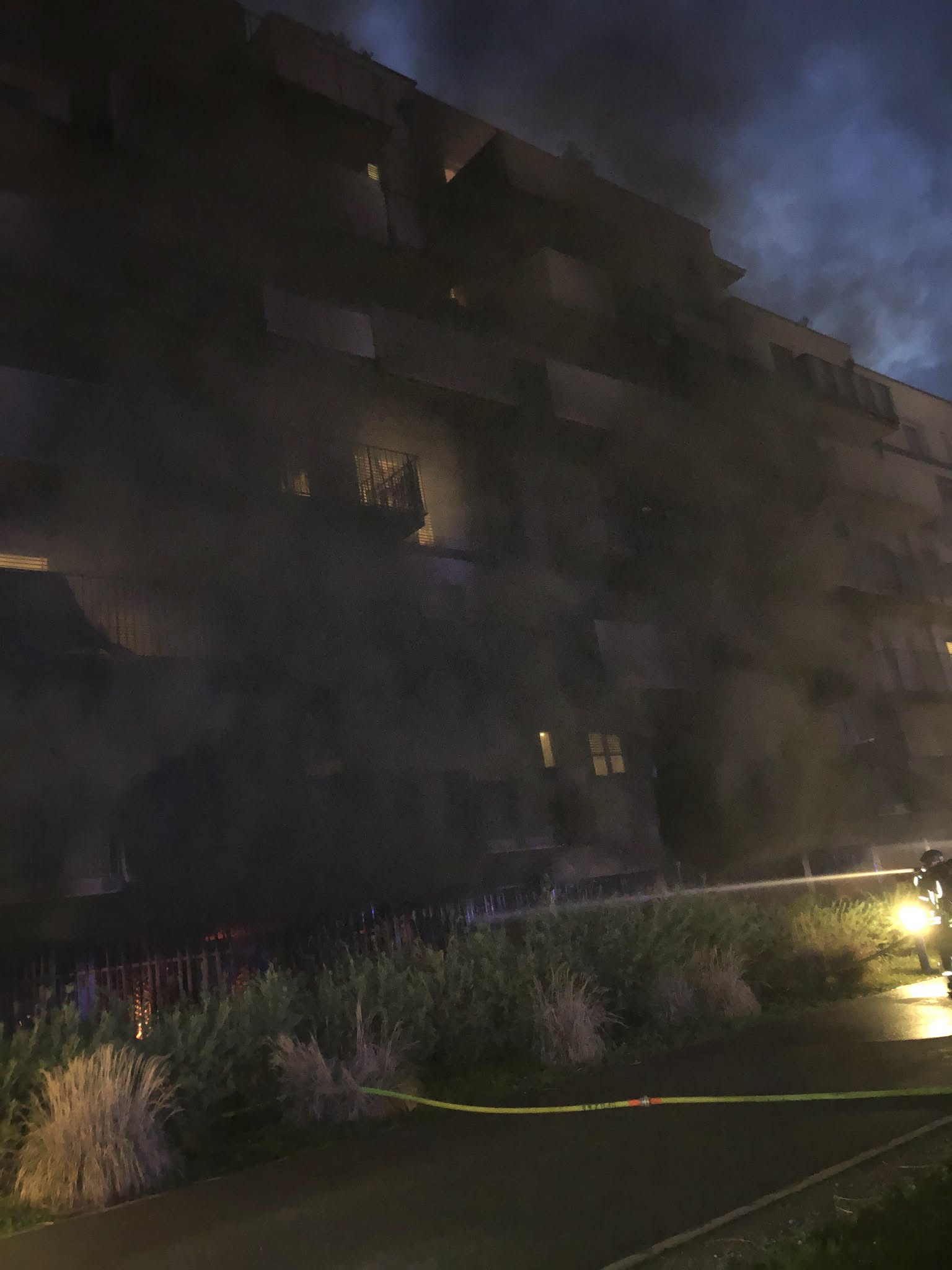 Požar v stanovanjskem kompleksu v Gradcu