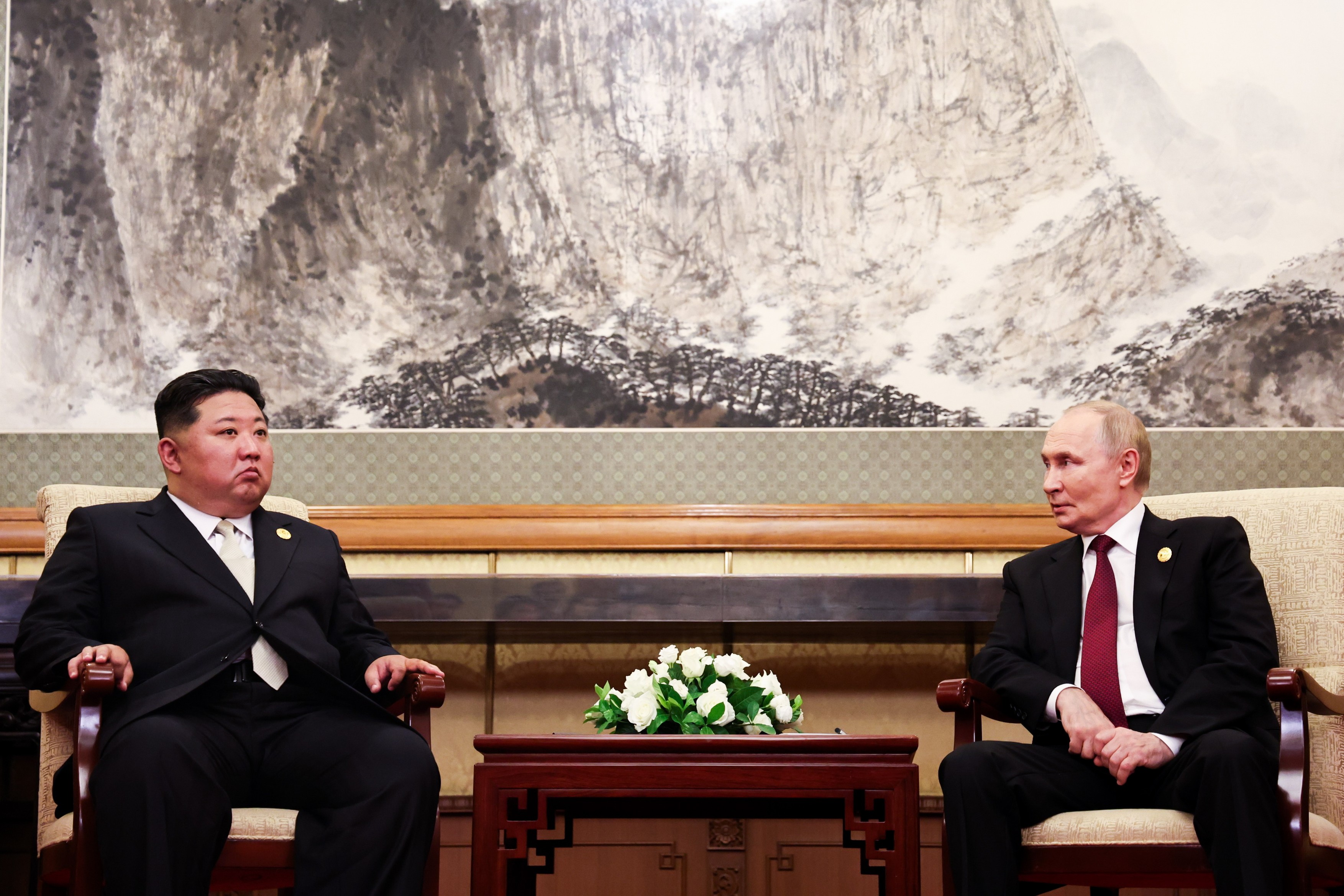 Putin in Kim Jong Un prijatelja