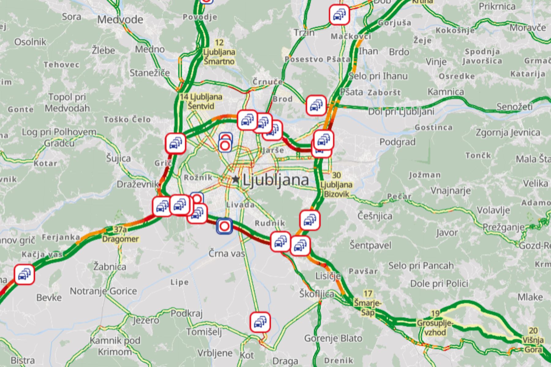 Na slovenskih cestah so nastali zastoji