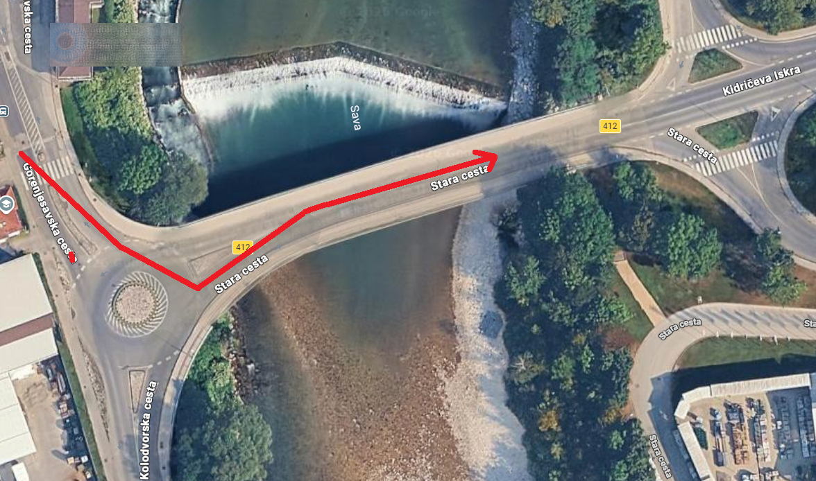 V Kranju ogrožal promet