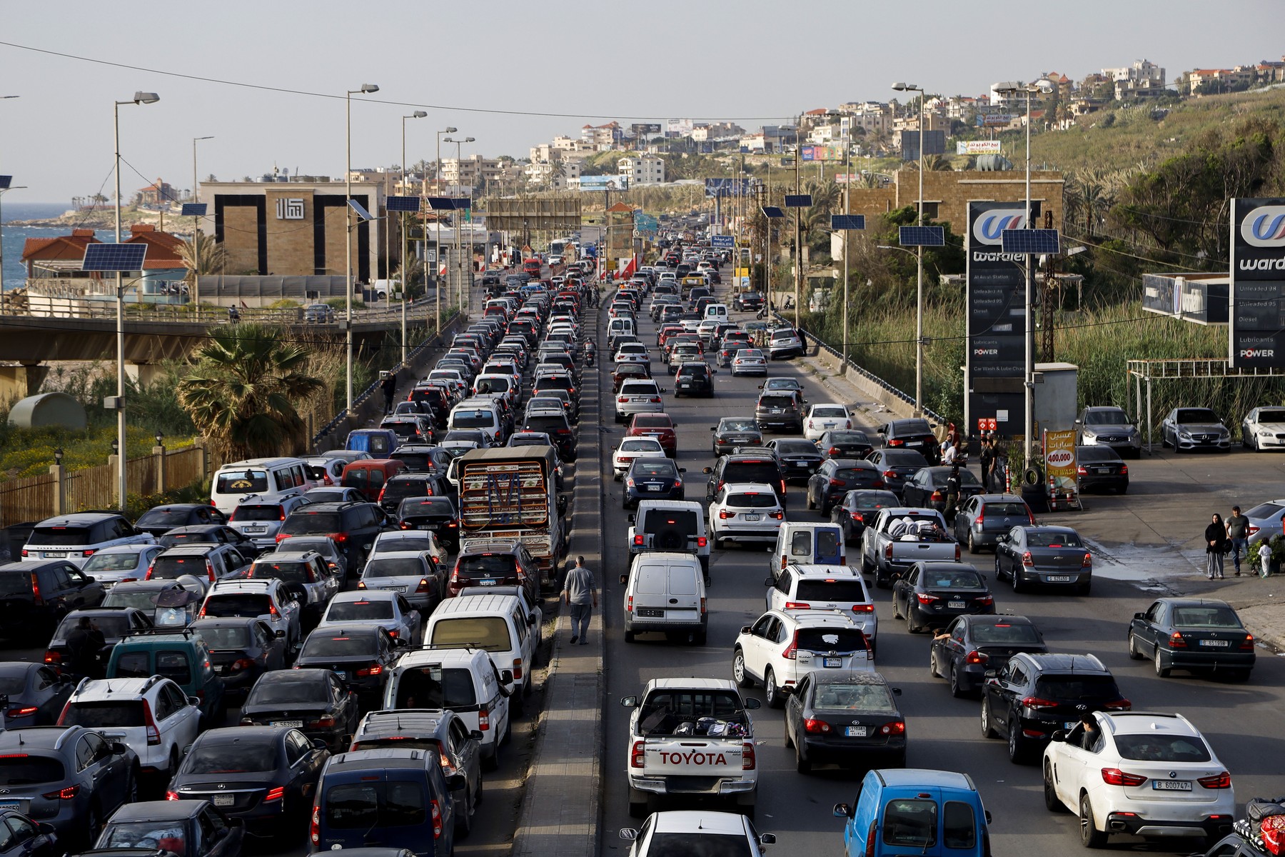 April 26, 2026, Saida, Saidon District, lebanon: Heavy traffic builds along roads leading to Sidon as civilians flee southern Lebanese towns following intensified Israeli attacks and threats.