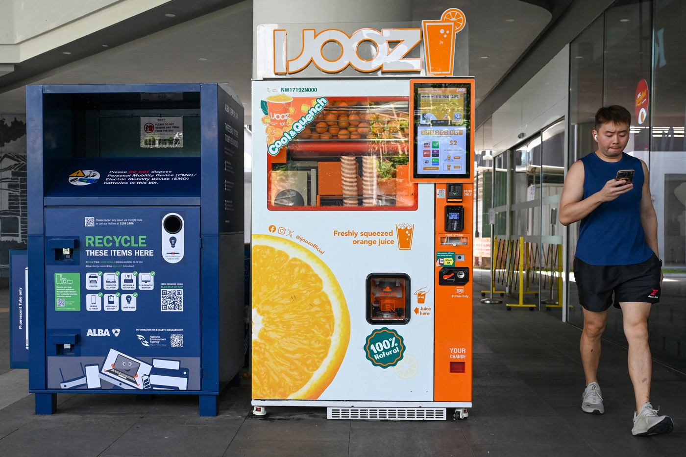 Singapurski avtomat za sok IJOOZ