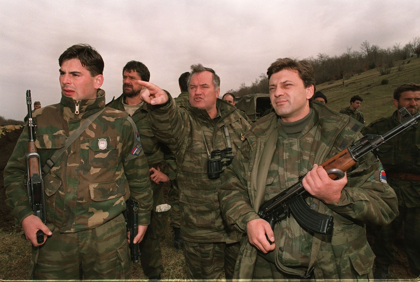 Ratko Mladić v okolici kraja Goražde med vojno leta 1994
