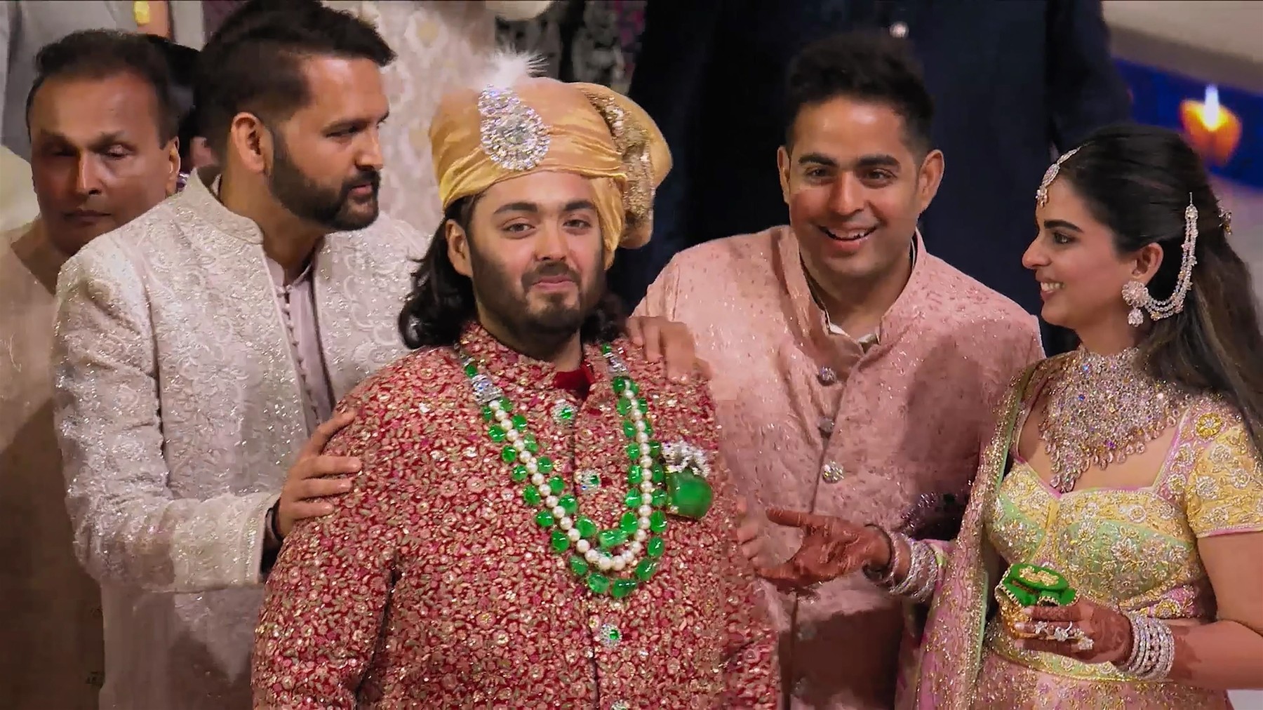 Razkošna poroka Ambanija in Merchant