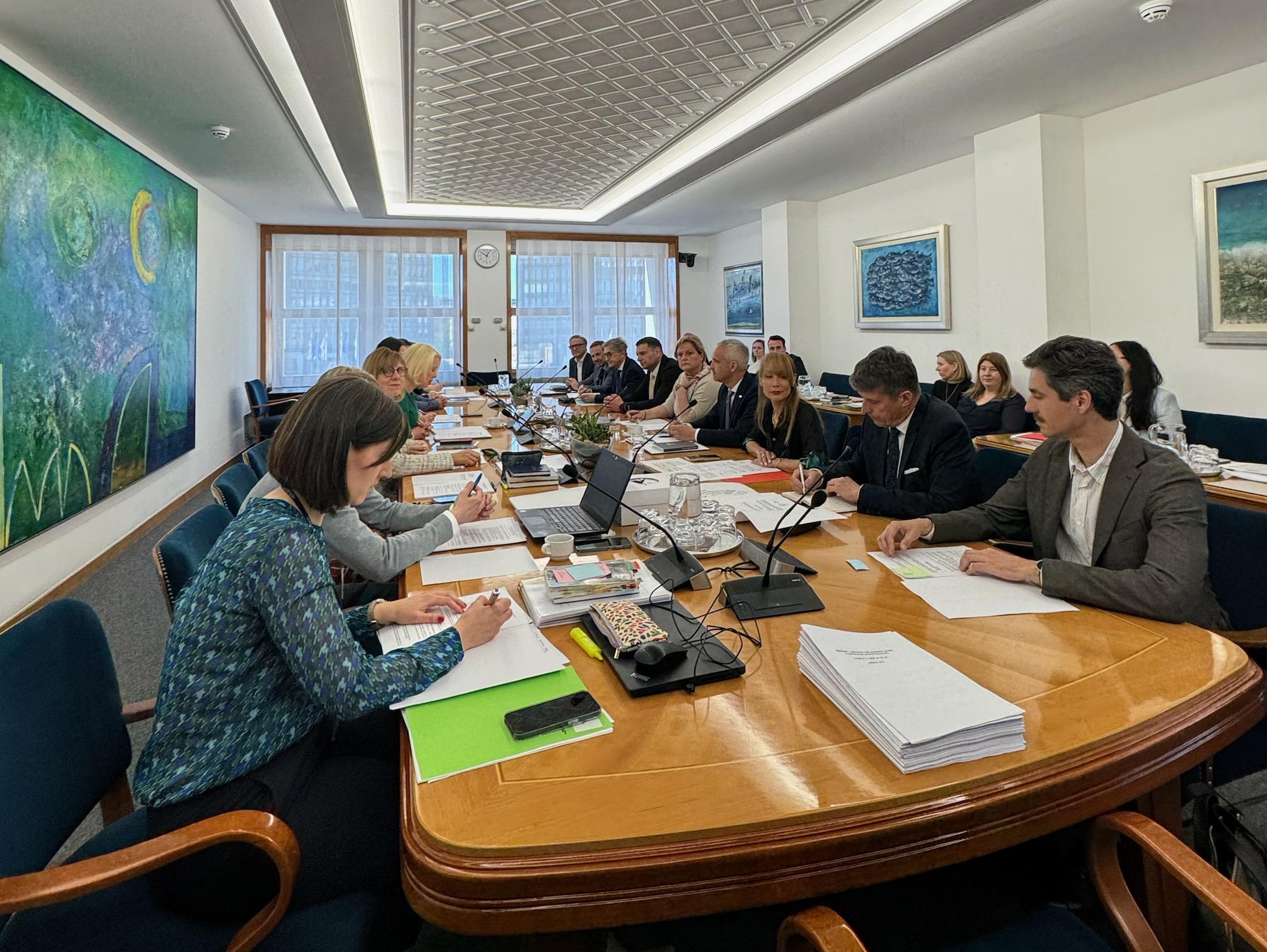 Sestanek začasnih vodij poslanskih skupin