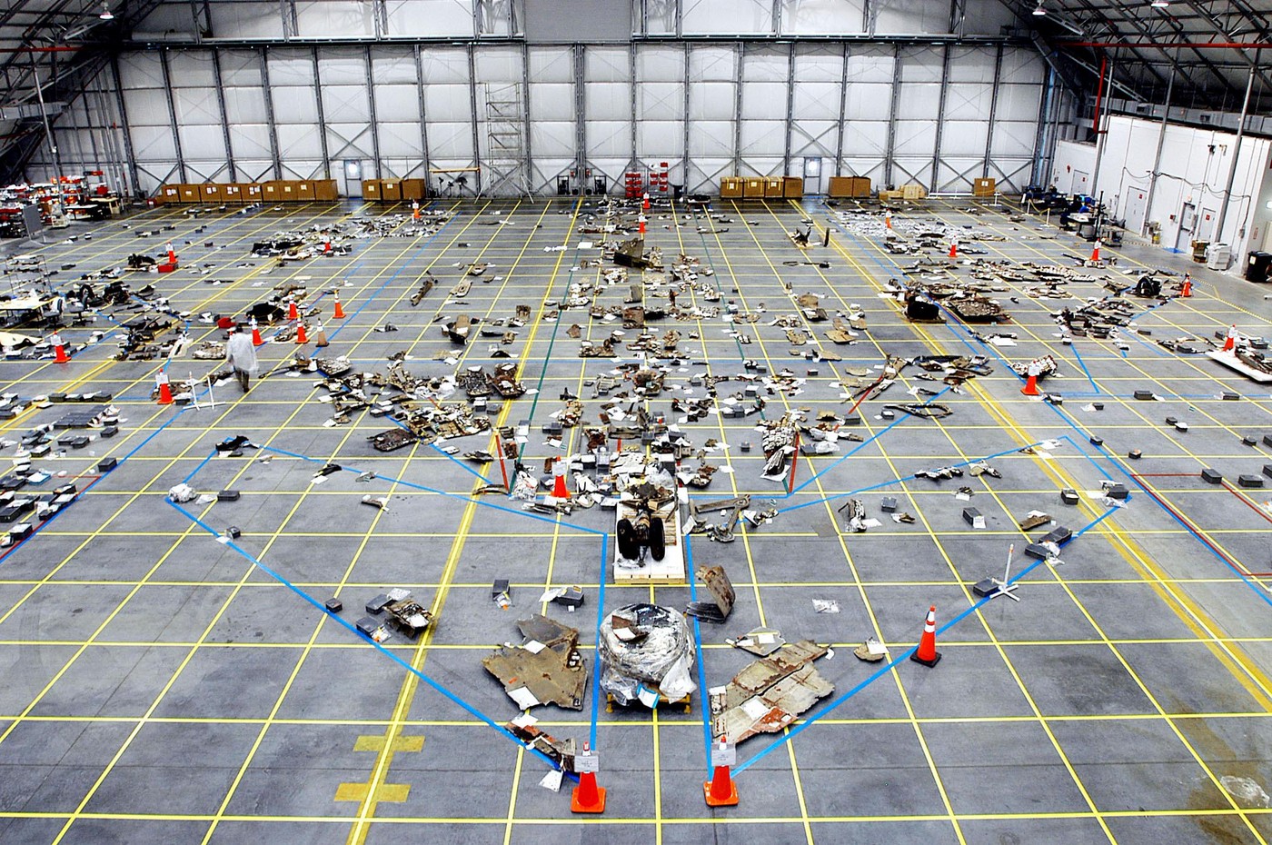 ostanki raketoplana space shuttle Columbia, ki je eksplodiral ob povratku leta 2003