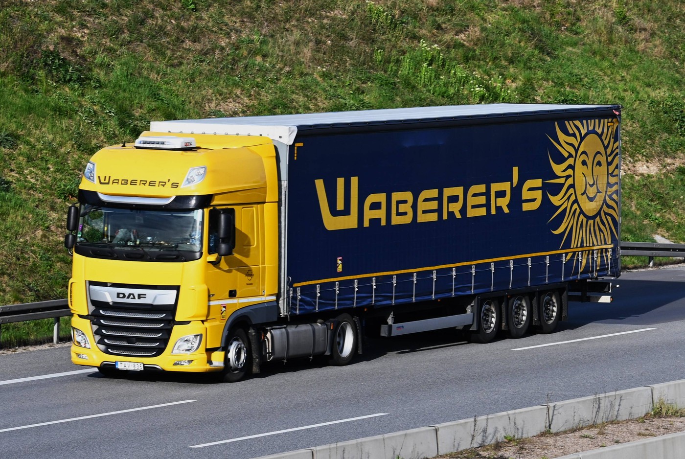 Tovornjak podjetja Waberer's