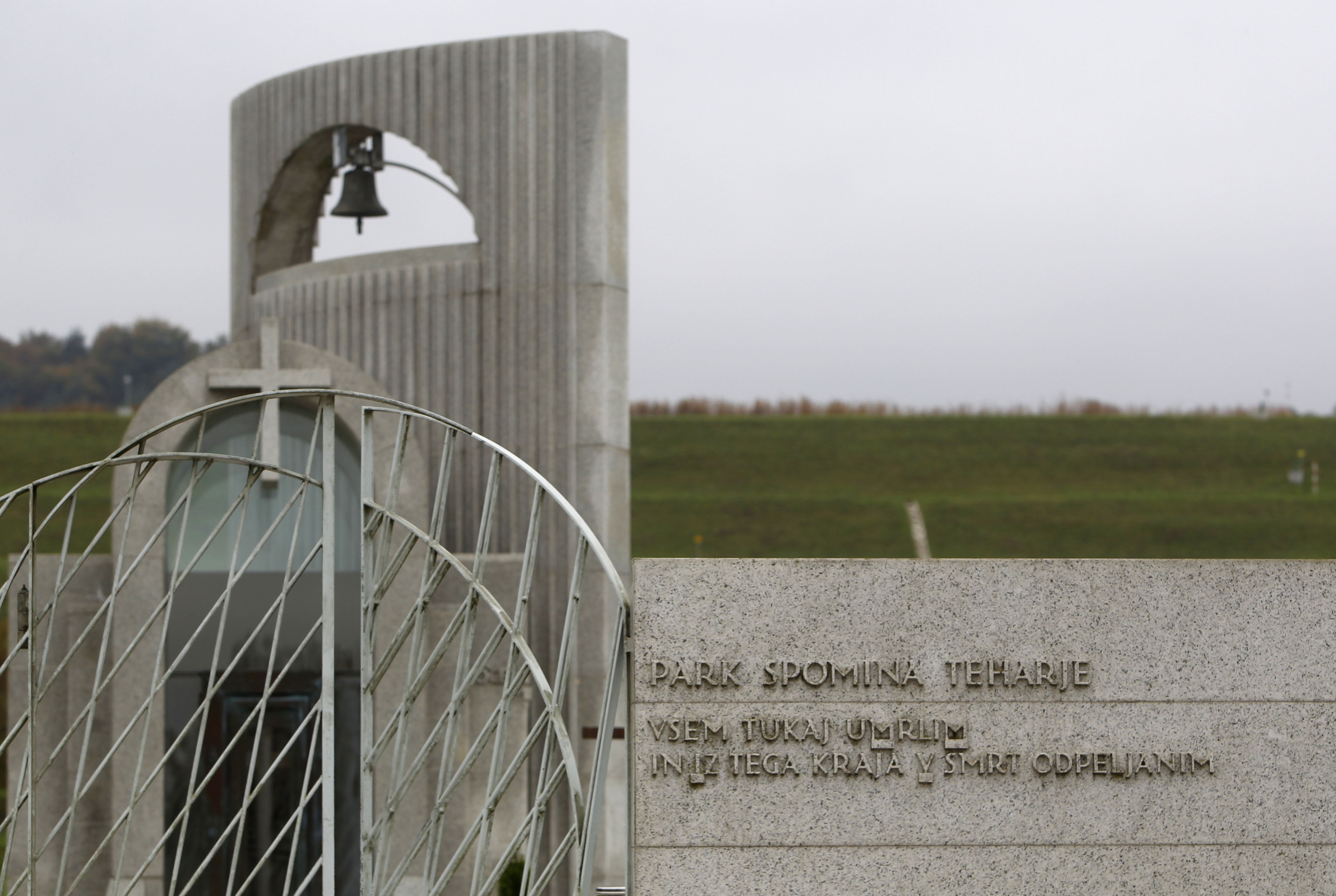 Spomenik žrtvam povojnih pobojev v Teharjah