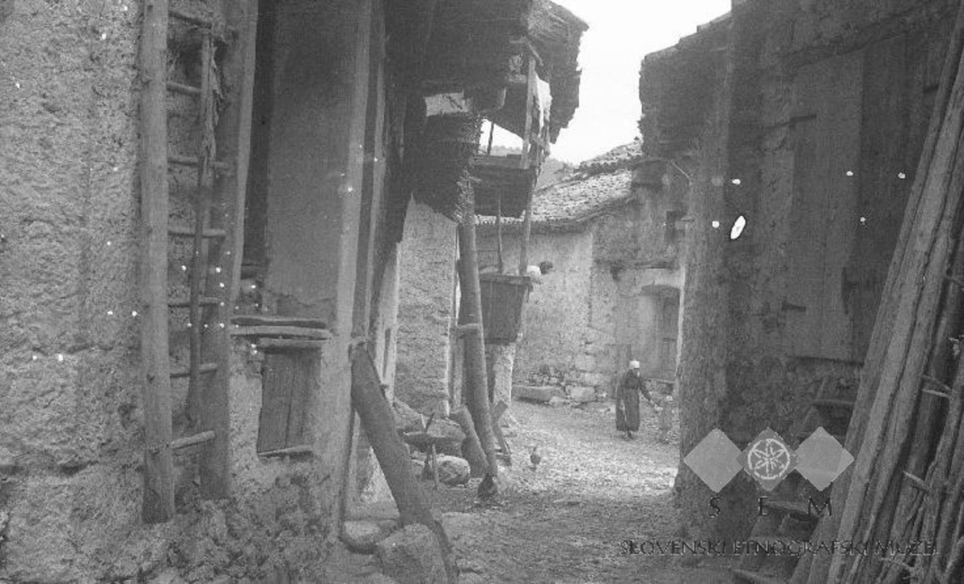 Breginj pred potresom leta 1976
