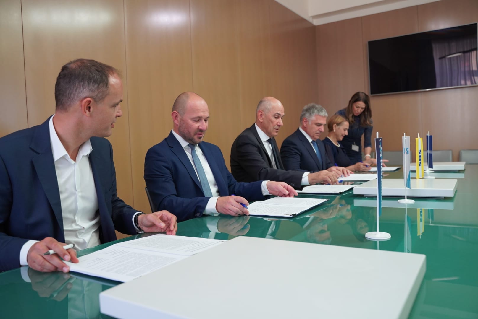 Podpis koalicijske pogodbe, Janez Janša, Jernej Vrtovec, Anže Logar, Marko Lotrič, Tina Bregant