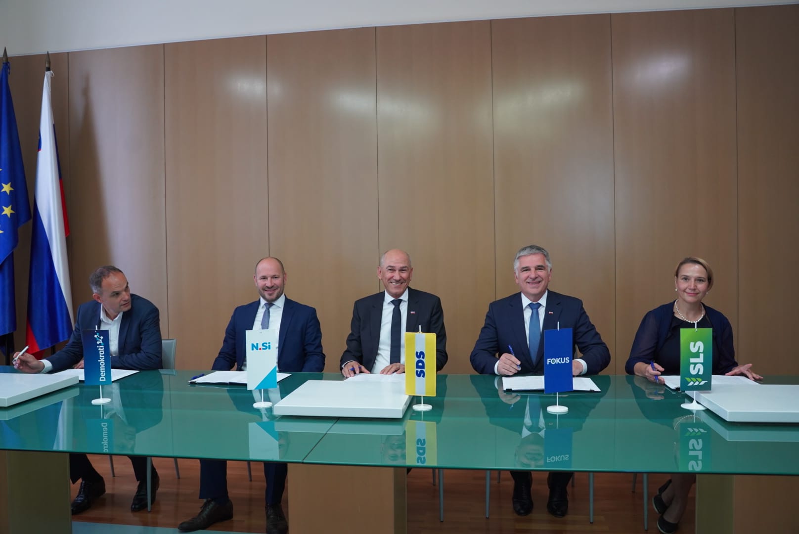 Podpis koalicijske pogodbe, Janez Janša, Jernej Vrtovec, Anže Logar, Marko Lotrič, Tina Bregant