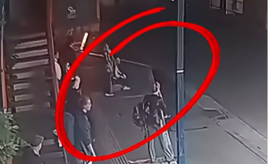 Na zagrebški avtobusni postaji padel del steklene stene
