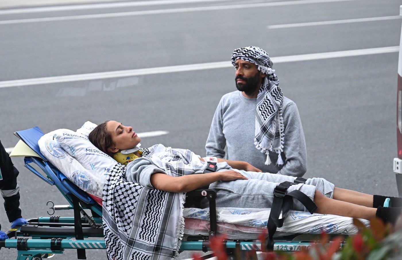 Poškodovani aktivisti humanitarne flotilje za Gazo po vrnitvi iz Izraela