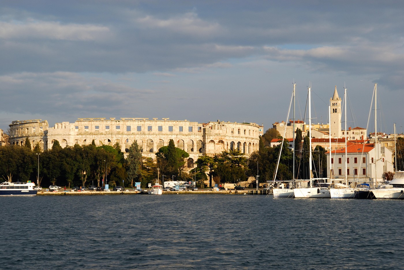 Arena pula
