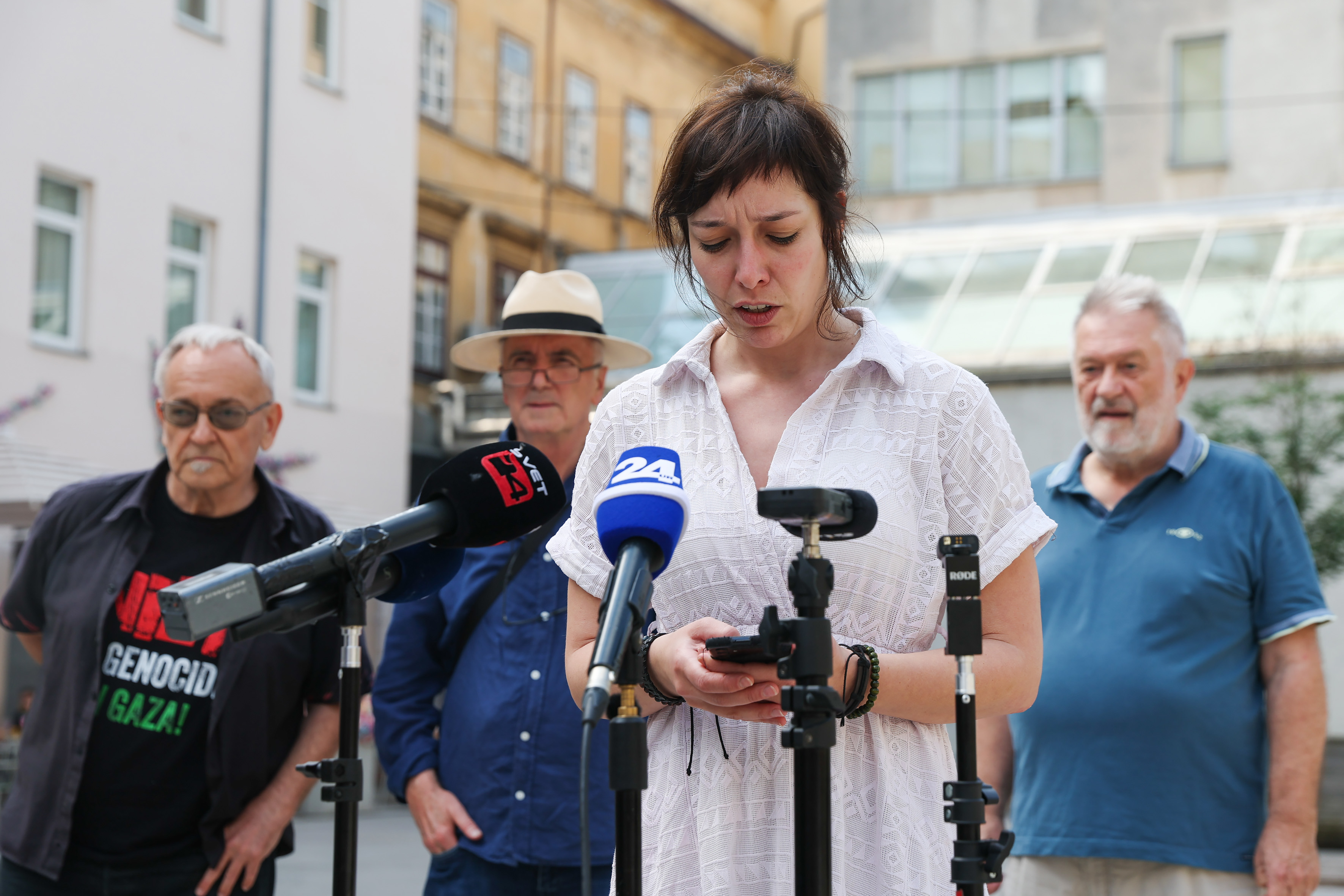 Novinarska konferenca ob najavi pobude za razpis referenduma o noveli zakona o parlamentarni preiskavi.