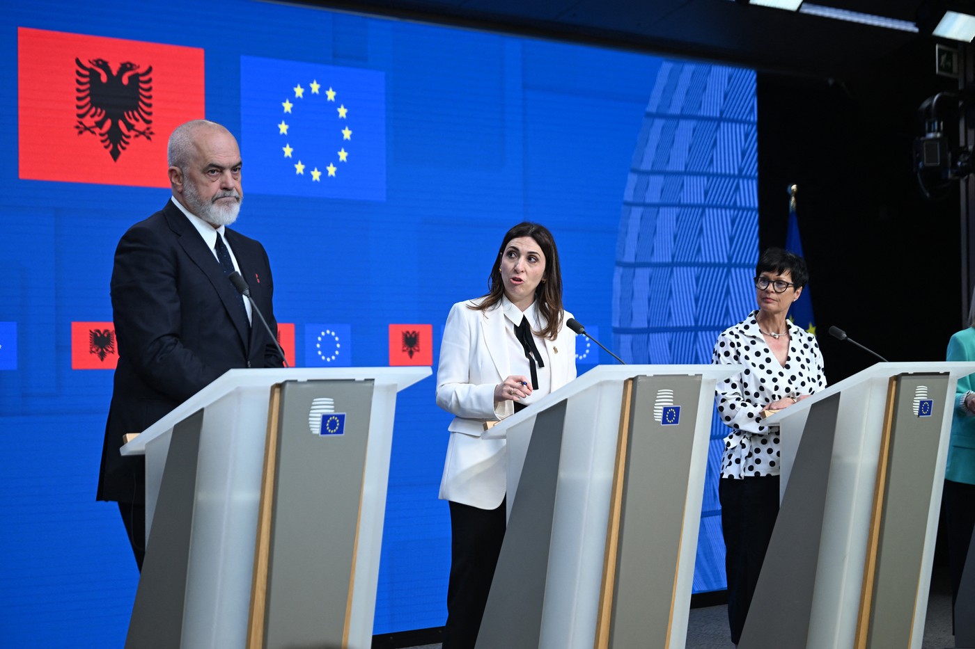 EU in Albanija na medvladni konferenci v Bruslju