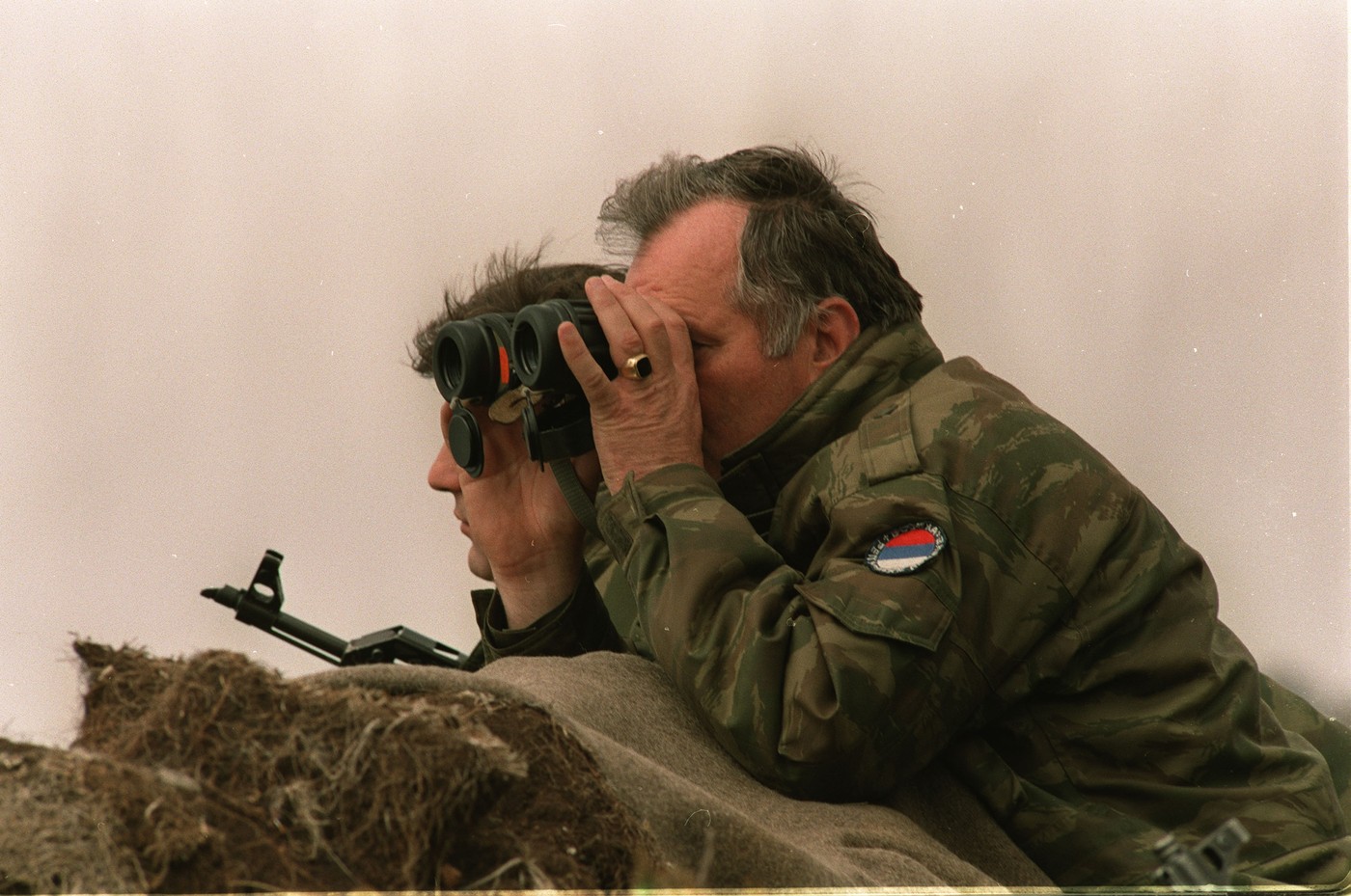 Ratko Mladić v okolici kraja Goražde med vojno leta 1994