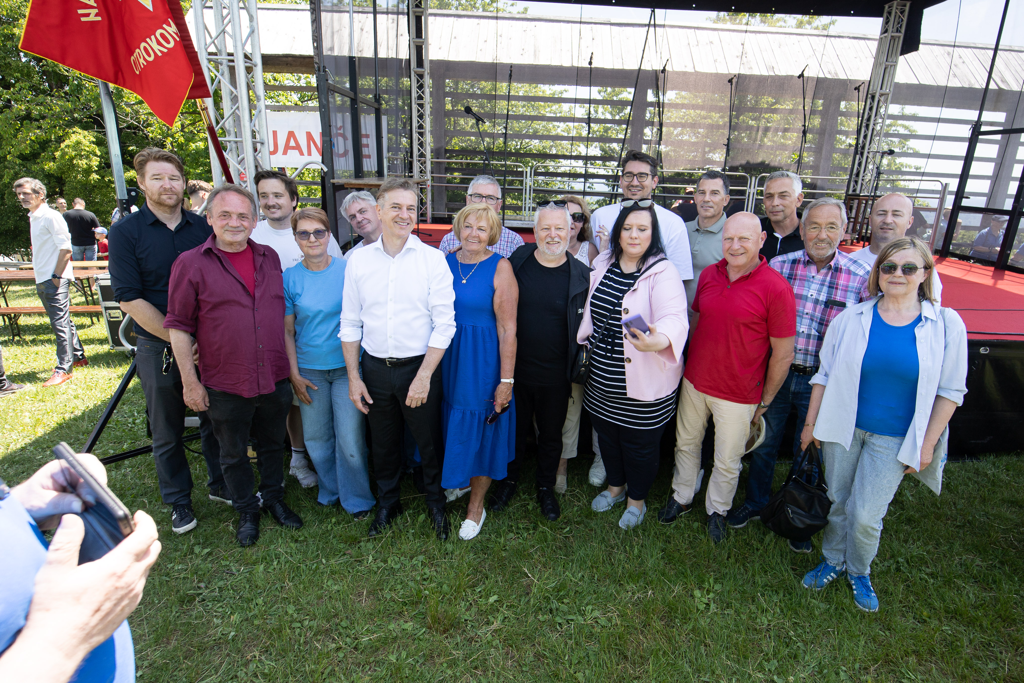 Proslava ob 85. obletnici začetka upora slovenskega naroda in obeležitvi bojev na Jančah j