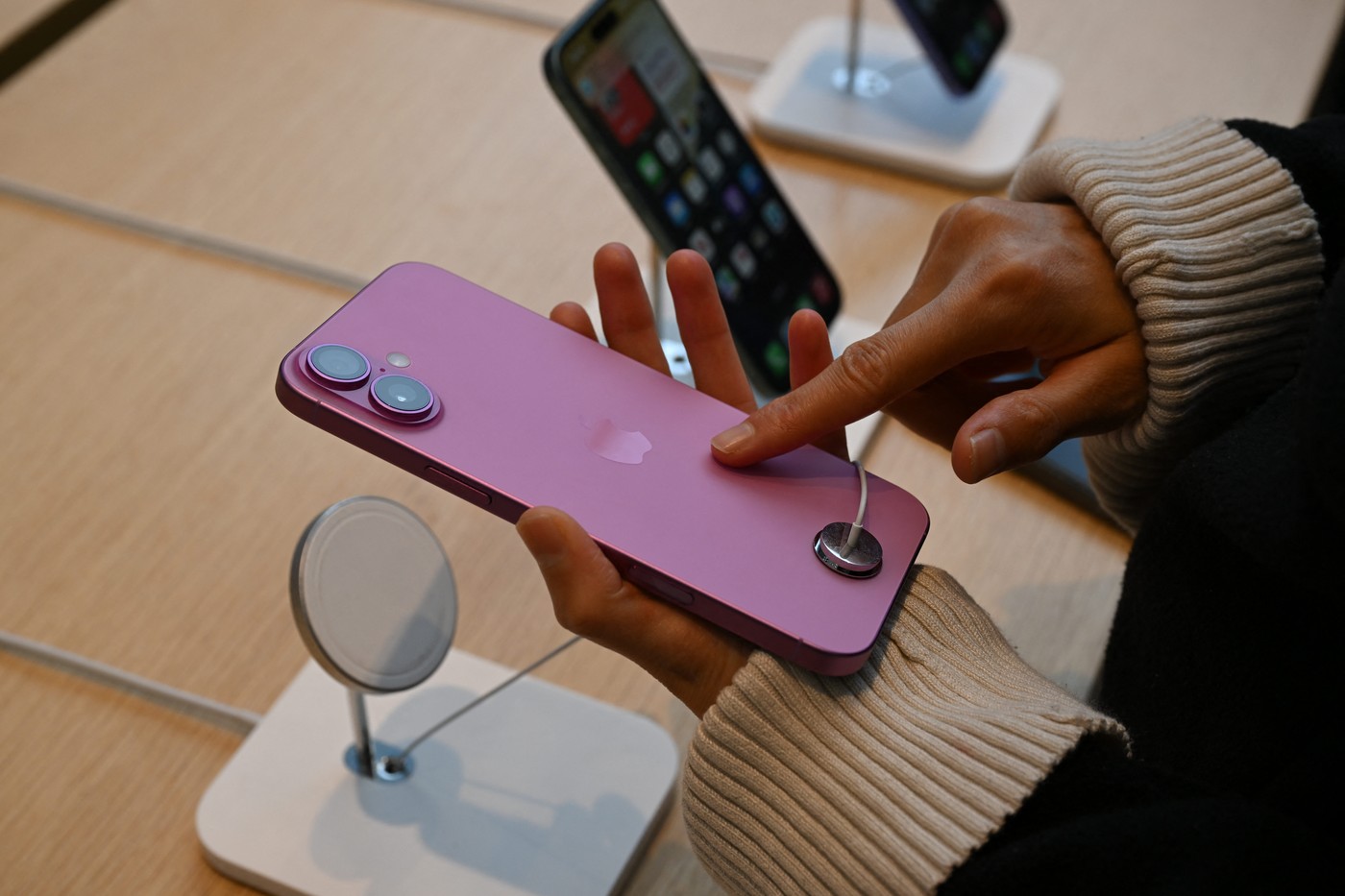 iPhone 16