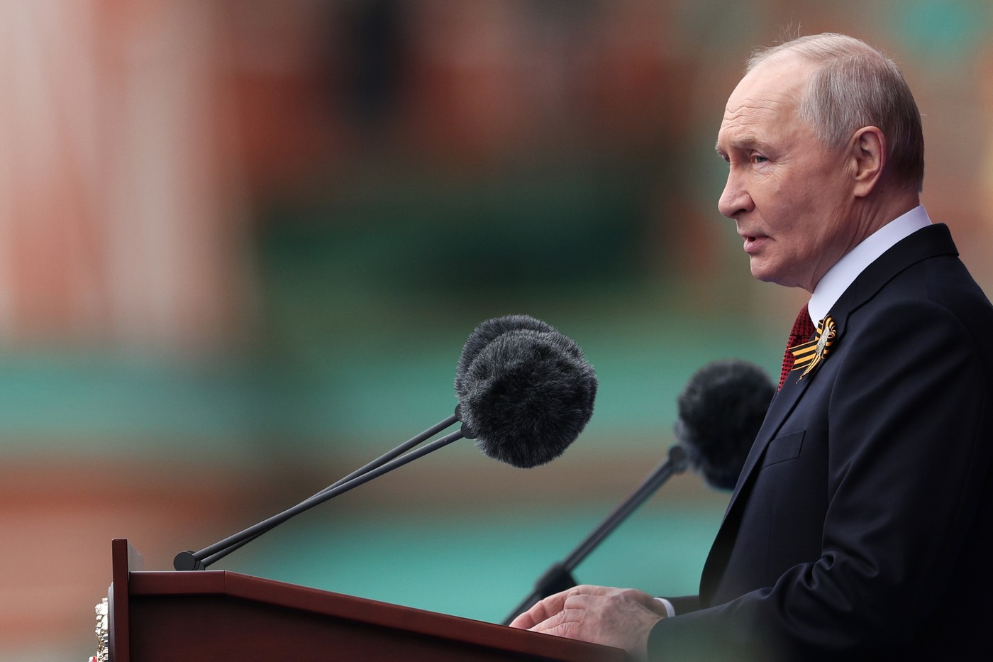 Vladimir Putin na vojaški paradi v Moskvi