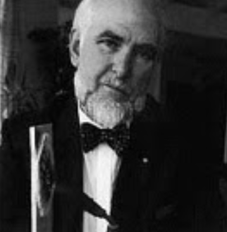 Maurice Ward britanski frizer in ljubiteljski kemik, izumitelj toplotno odporne plastike Starlite