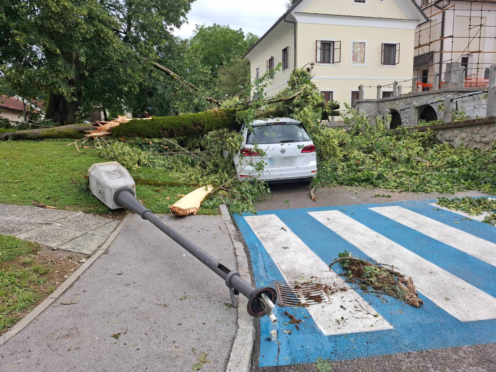 Posledice neurja v Komendi