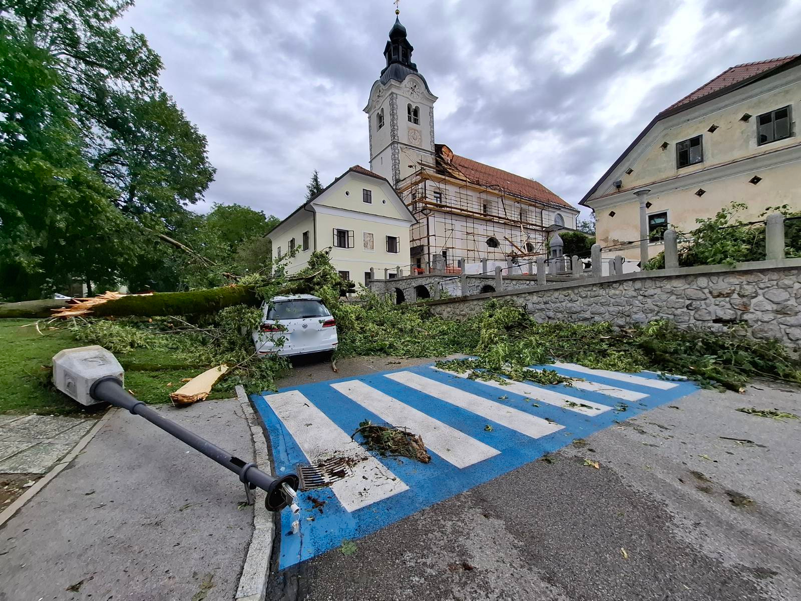 Posledice neurja v Komendi