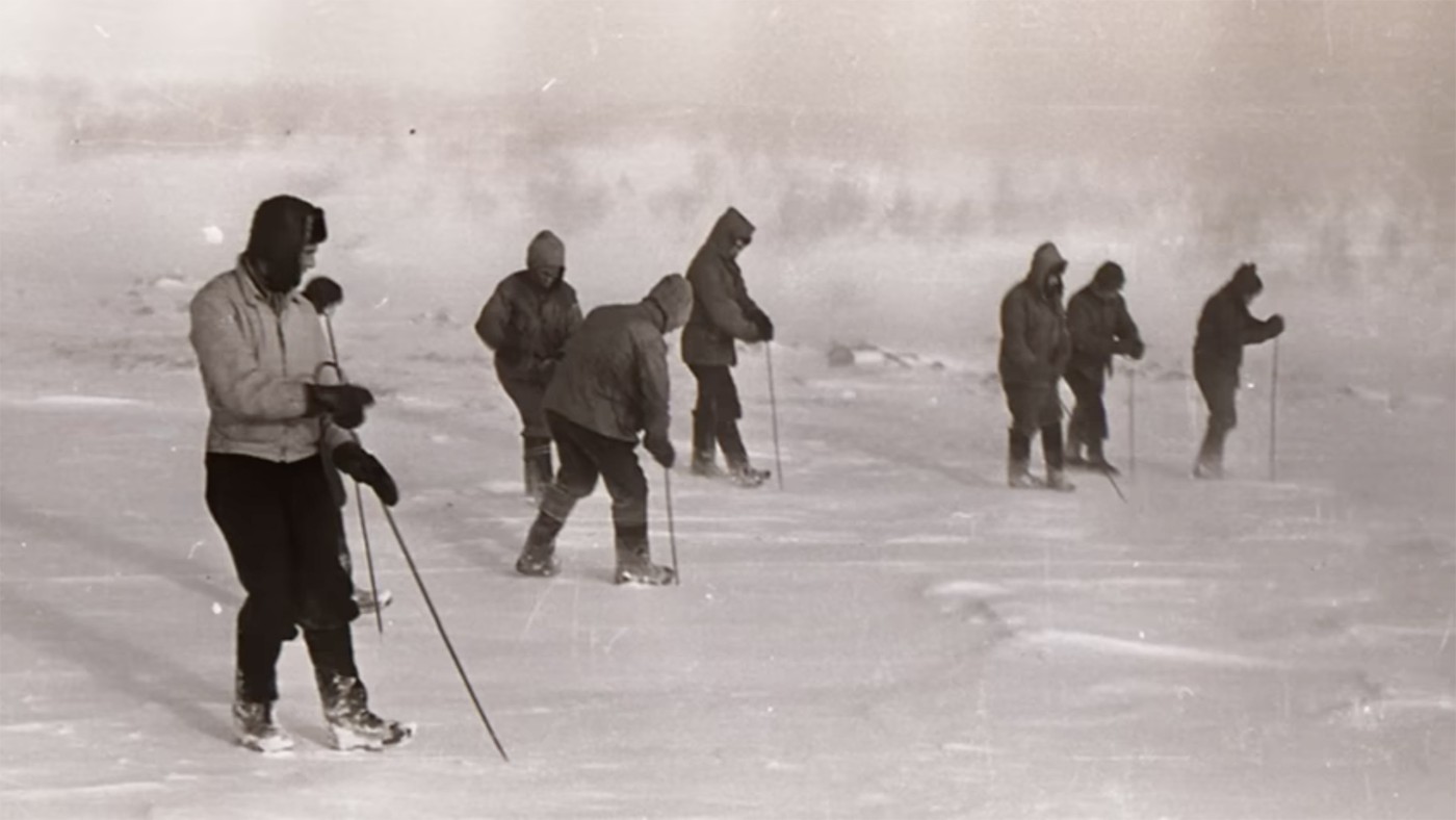 reševalci iščejo izginule pohodnike na prelazu Djatlov, Ural, Rusija, leta 1959