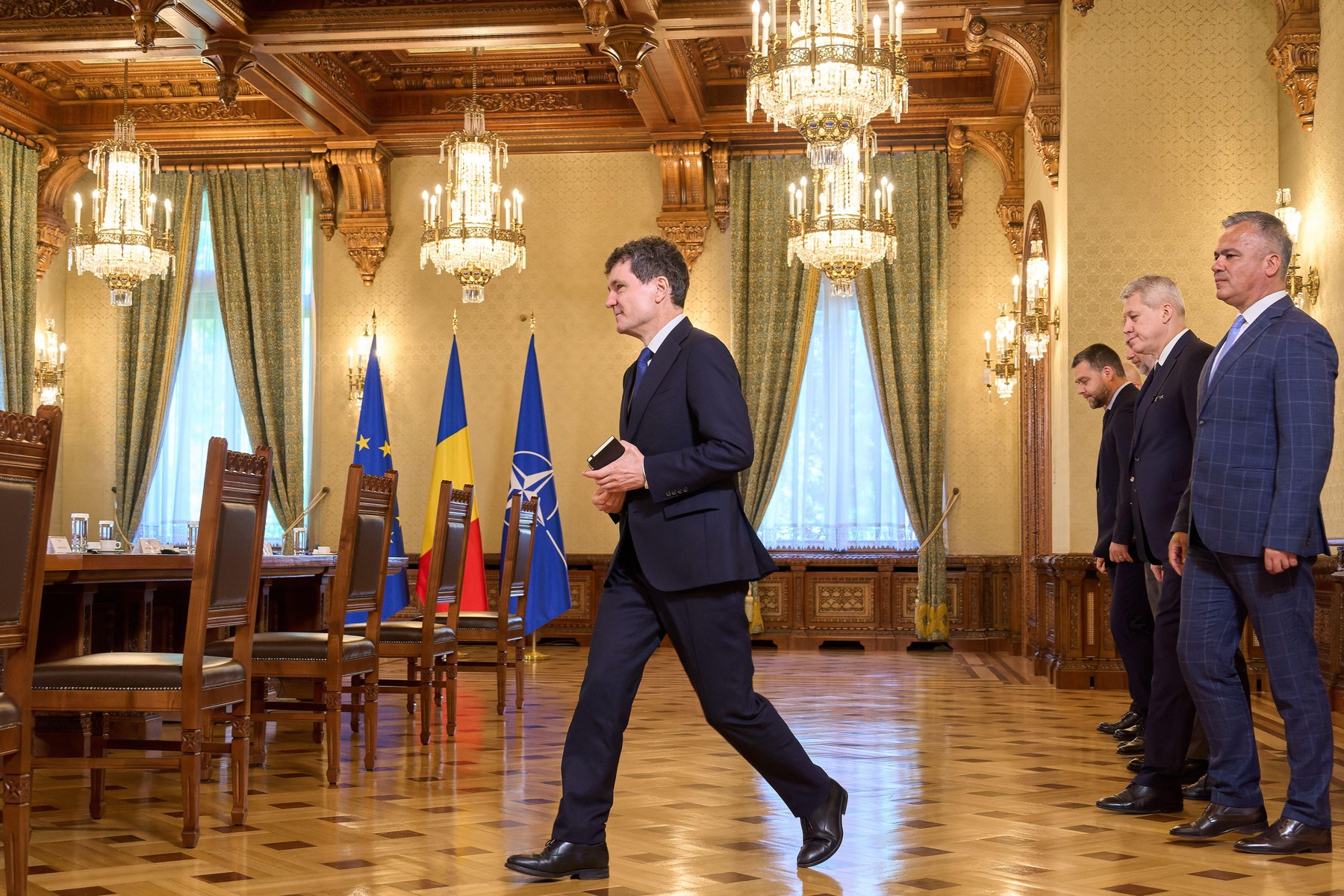 Nicosur Dan (levo) in Adrian Vestea (zadaj)