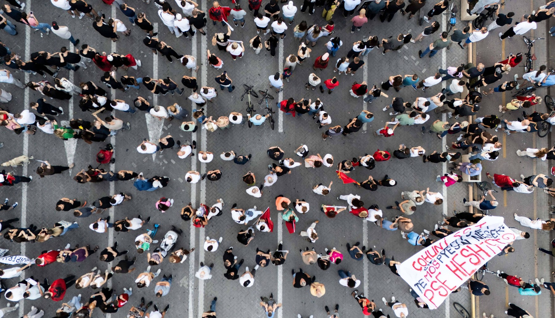 Protest v Tirani, 13. junij 2026