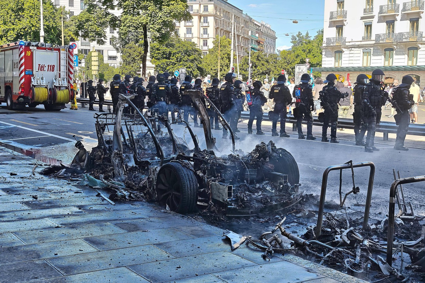 V Ženevi množični protesti proti vrhu G7