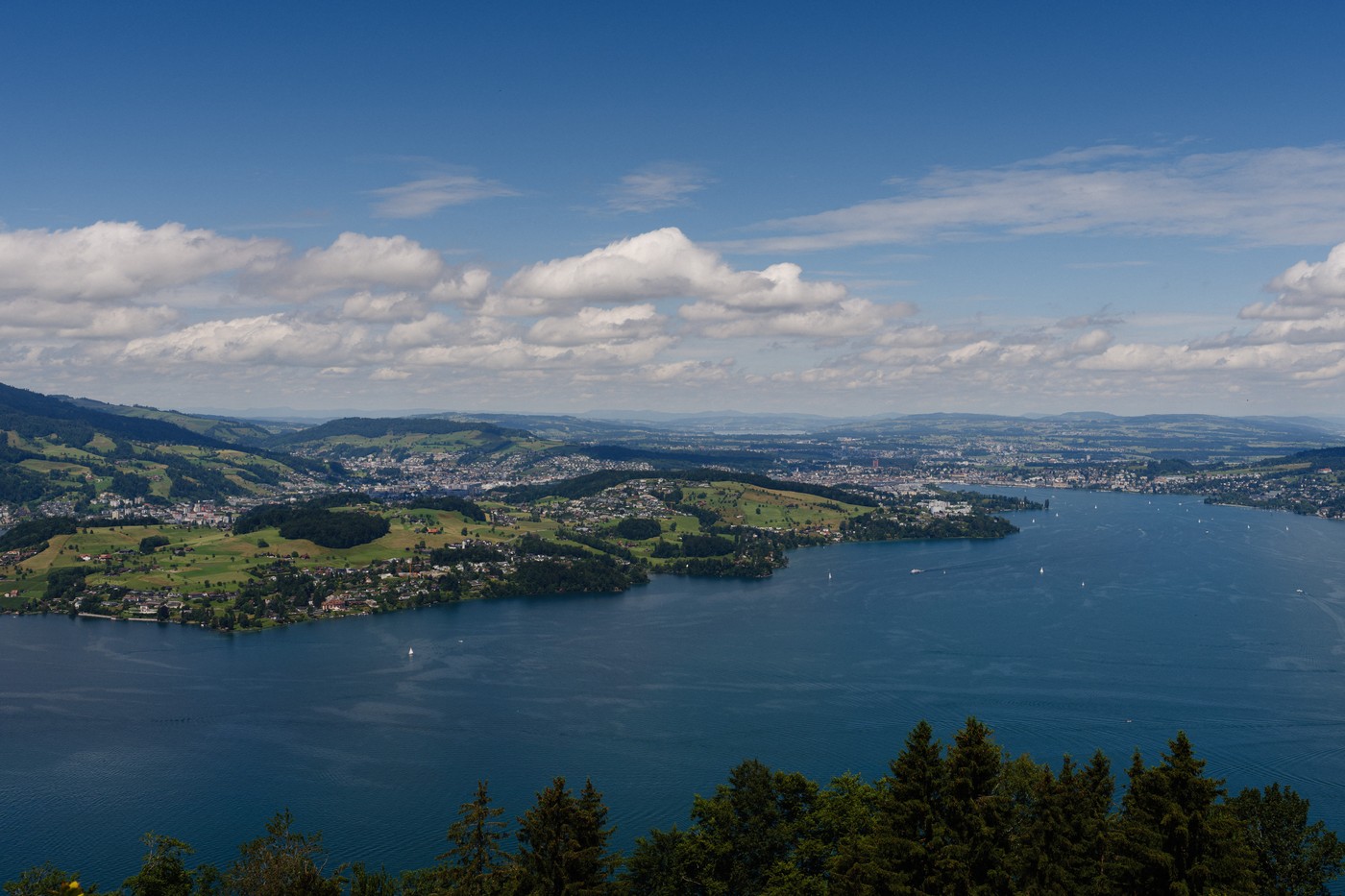 Razgled iz letovišča Bürgenstock na Luzernsko jezero