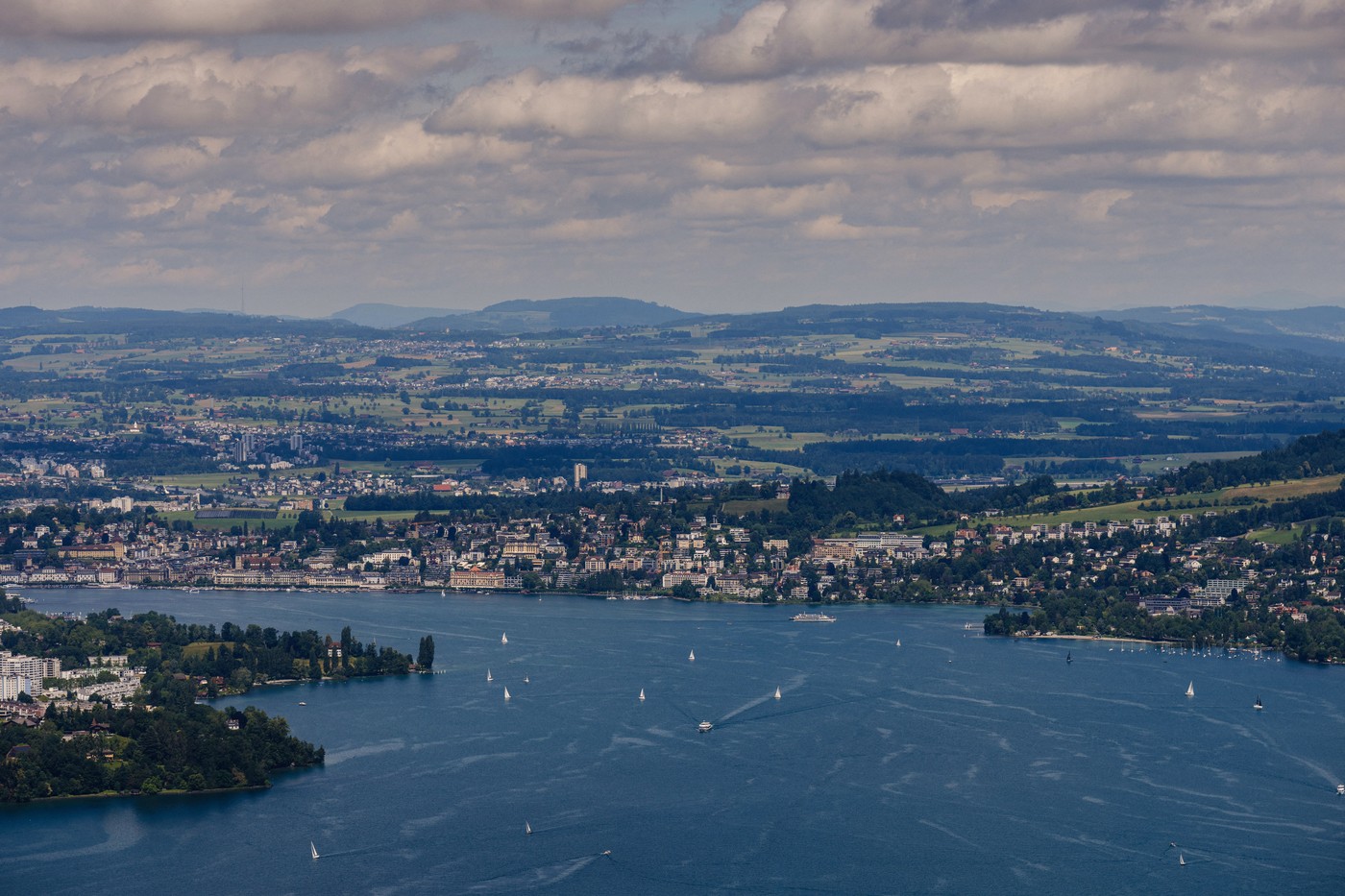 Razgled iz letovišča Bürgenstock na Luzernsko jezero