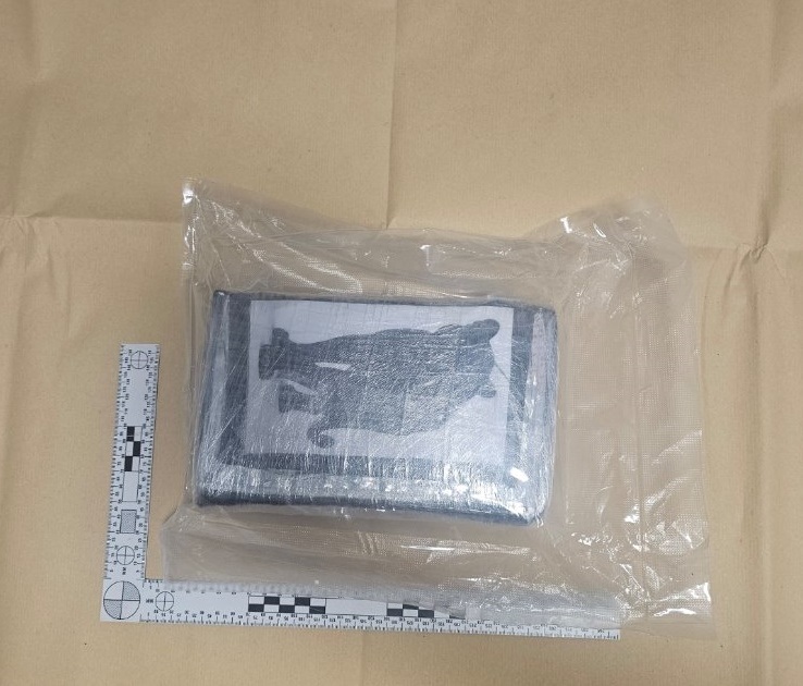 Policisti avstrijskemu državljanu zasegli kilogram kokaina