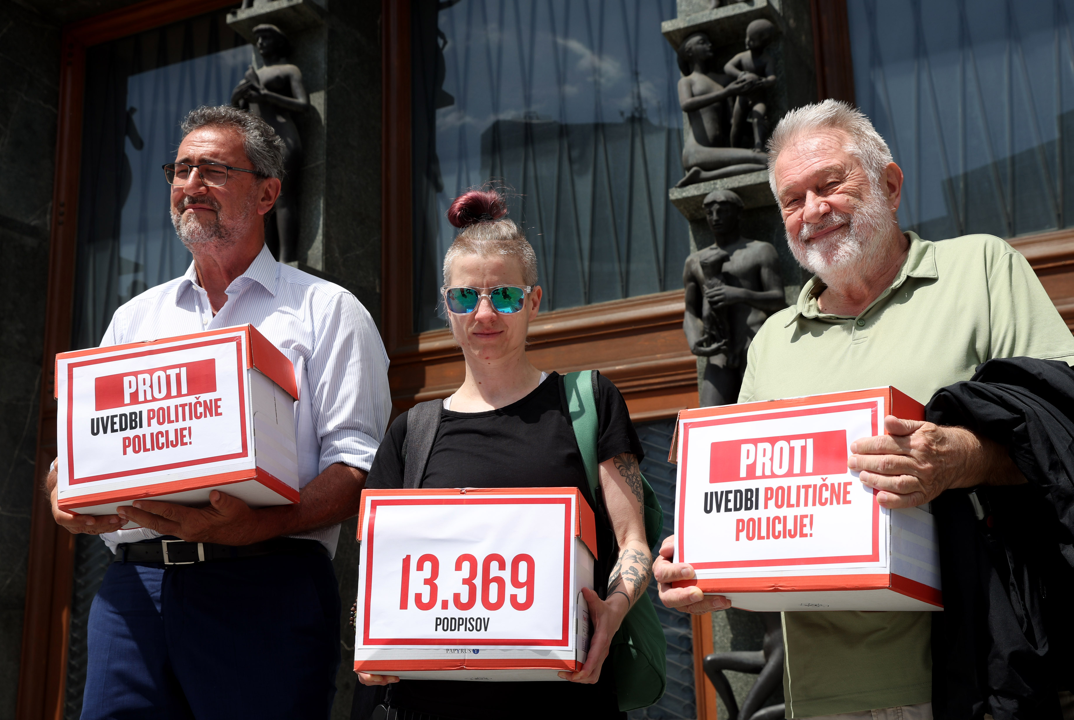 02.06.2026 Vložitev referendumske pobude o parlamentarni preiskavi  Kaja Trebše, Franco Juri, Rastko Močnik