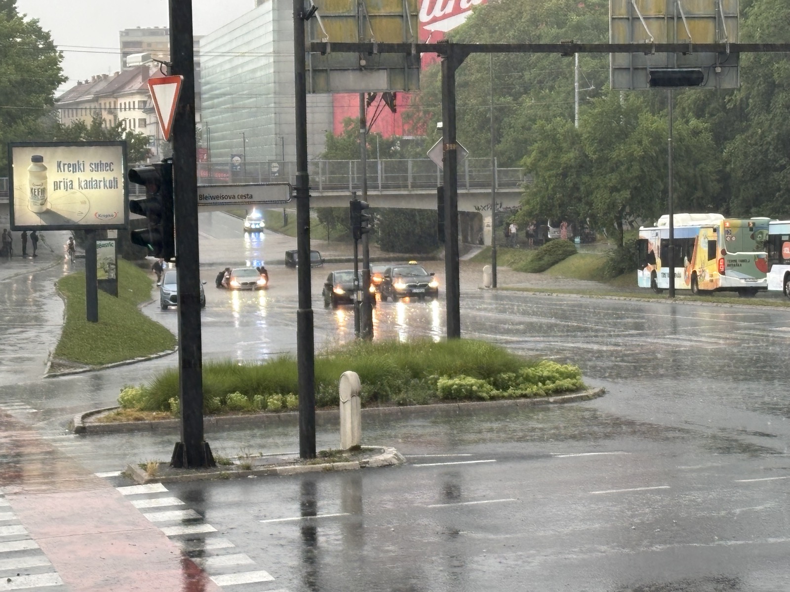 Zalit podvoz na Celovški cesti