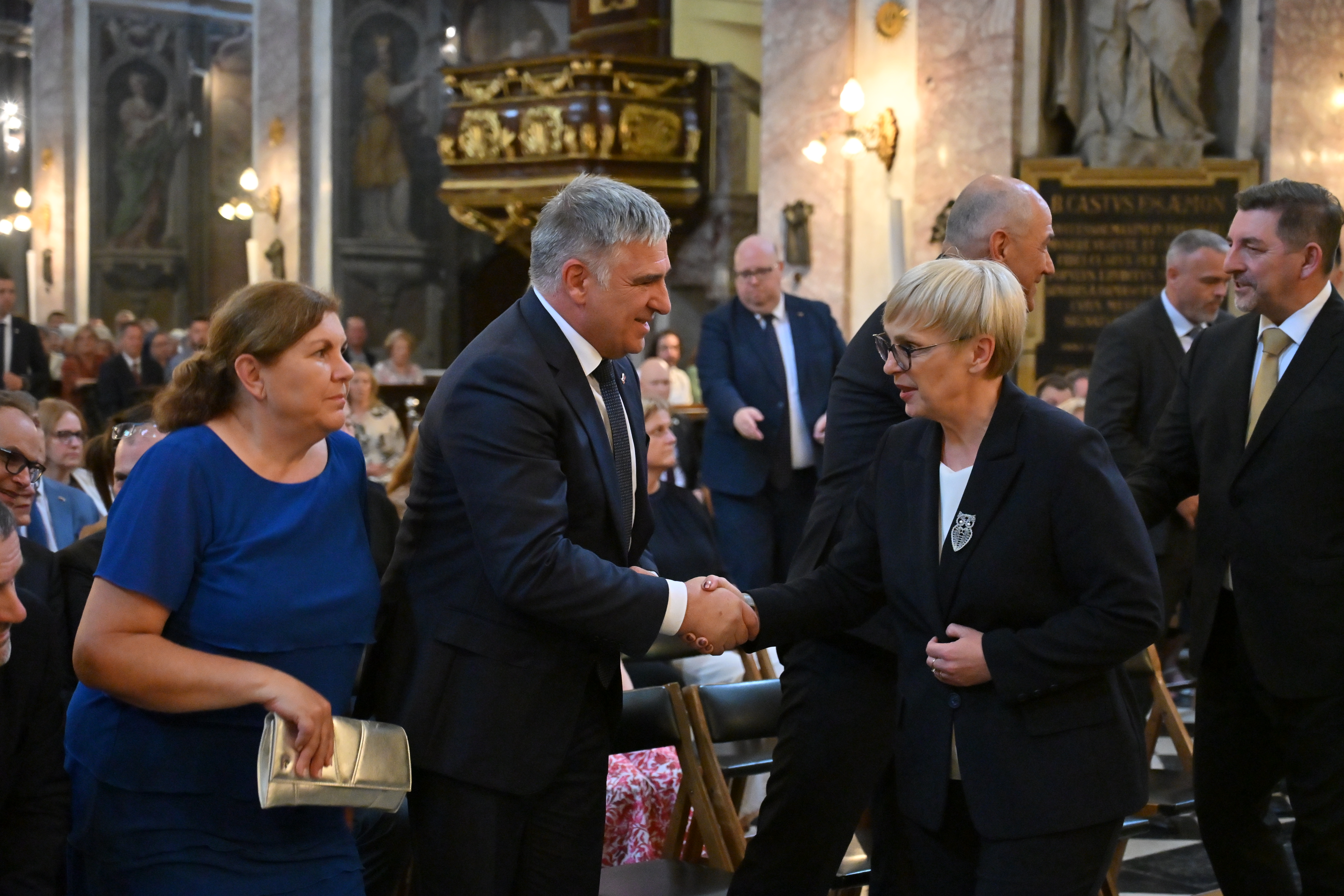 Nataša Pirc Musar na maši za domovino