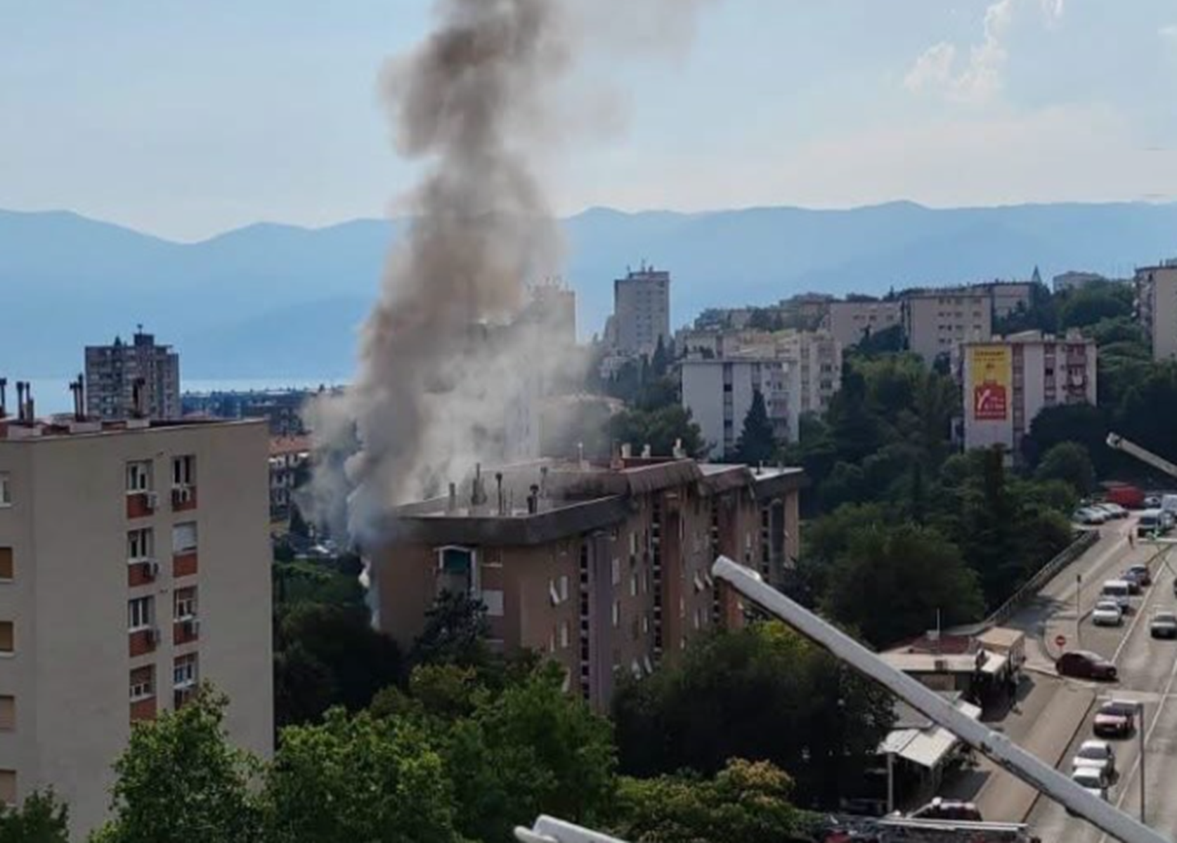 V reki zagorela klimatska naprava