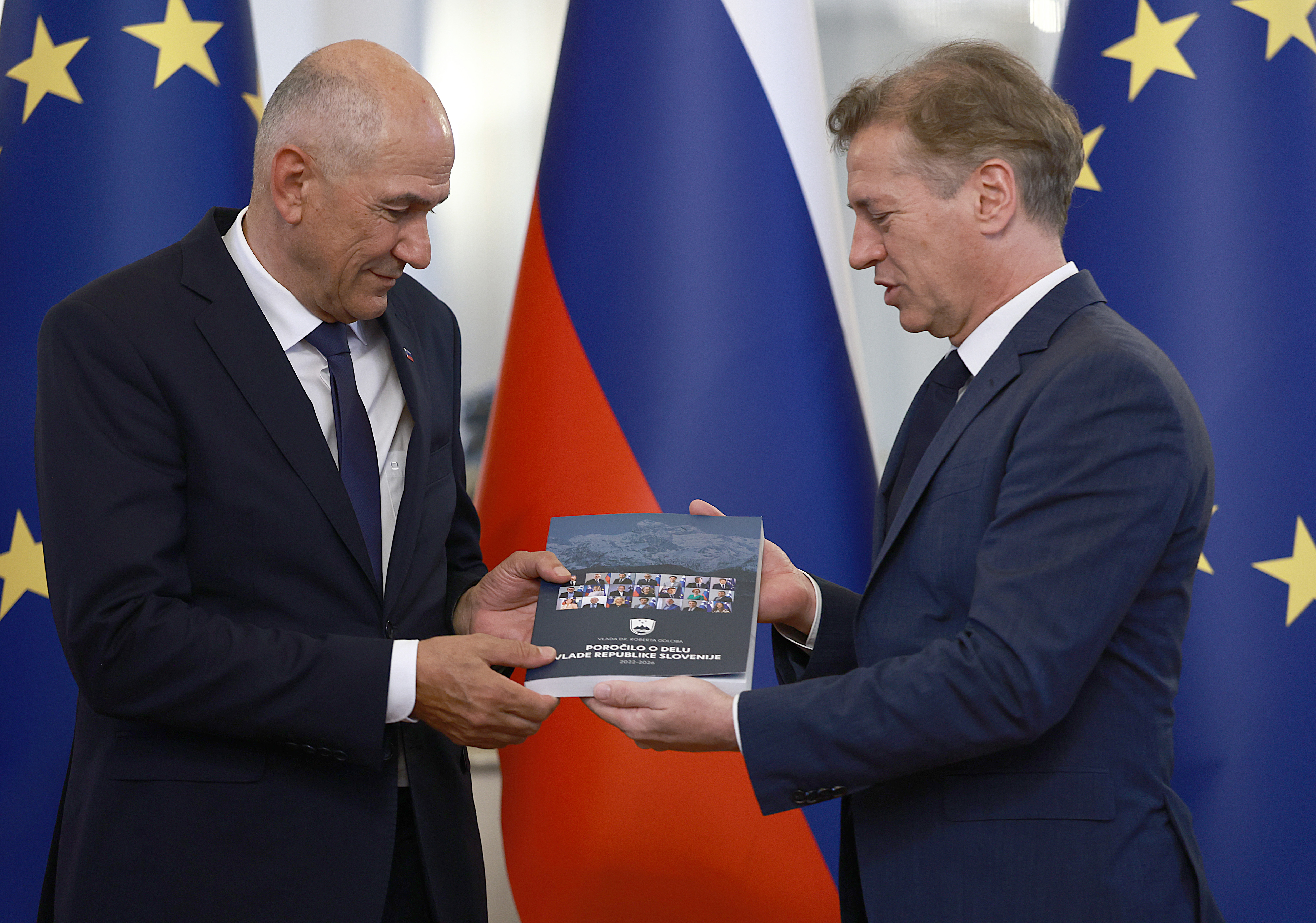 Primopredaja poslov, Janez Janša in Robert Golob