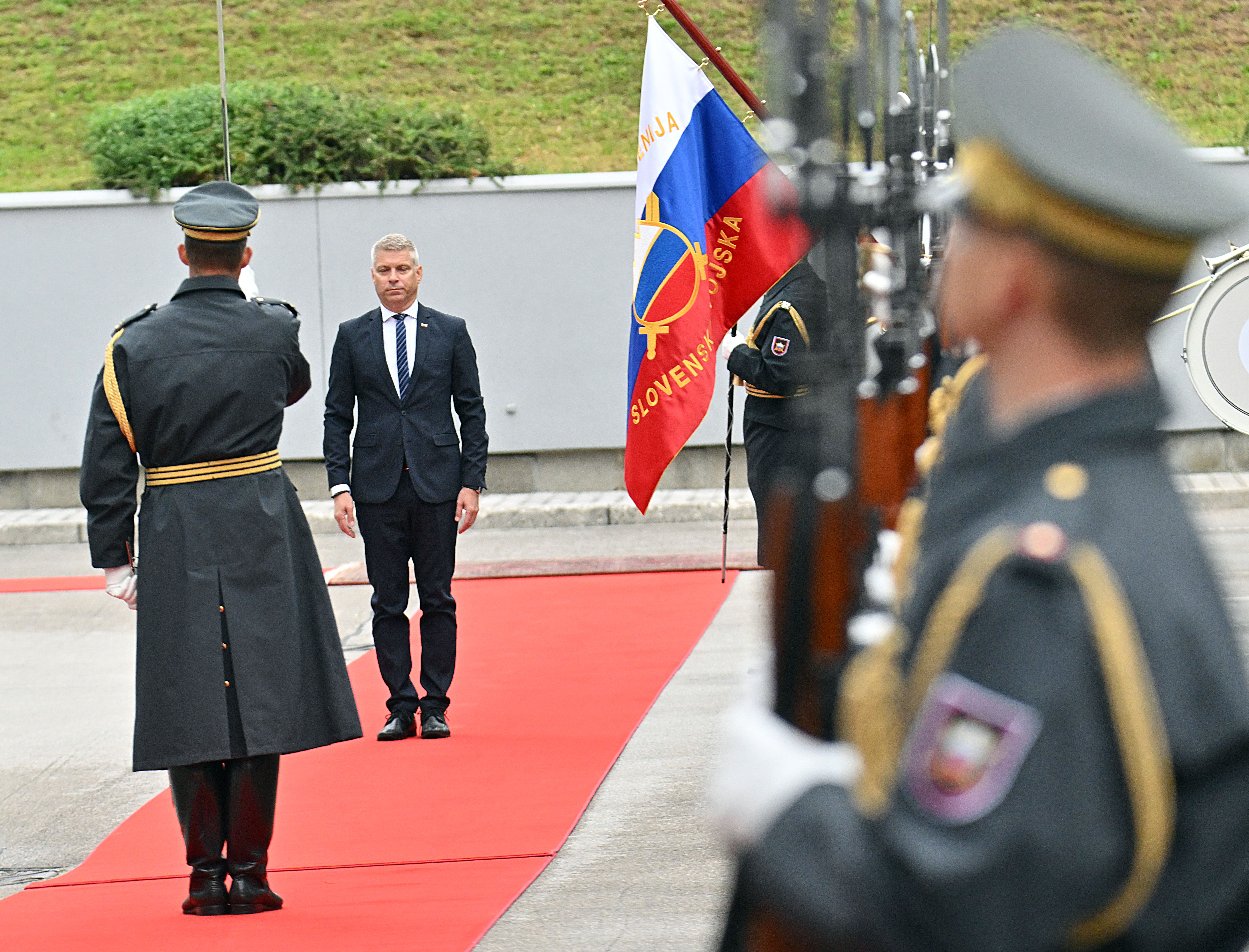 Primopredaja, ministrstvo za obrambo, Valentin Hajdinjak