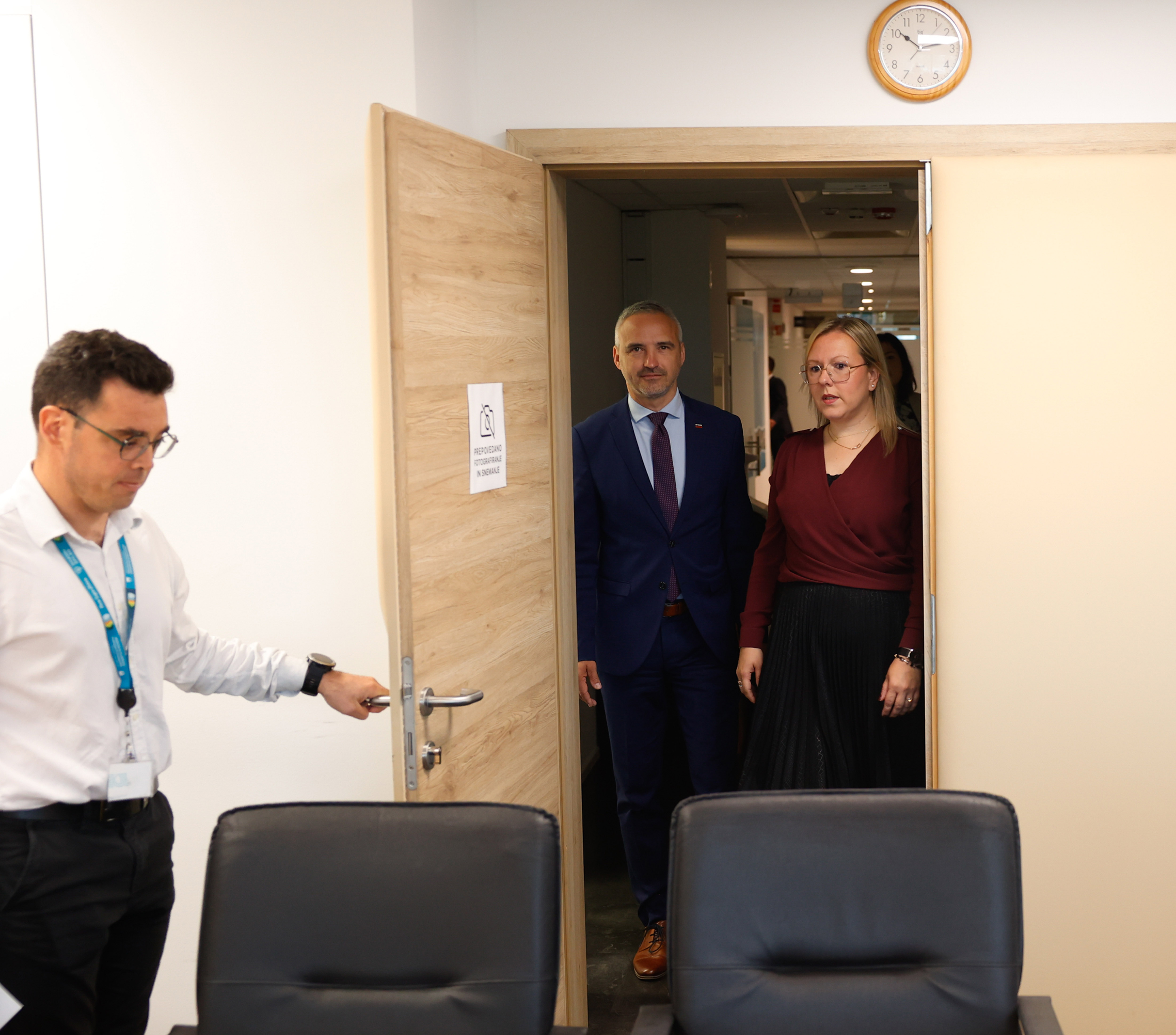 Primopredaja, ministrstvo za kmetijstvo, Janez Cigler Kralj, Mateja Čalušić