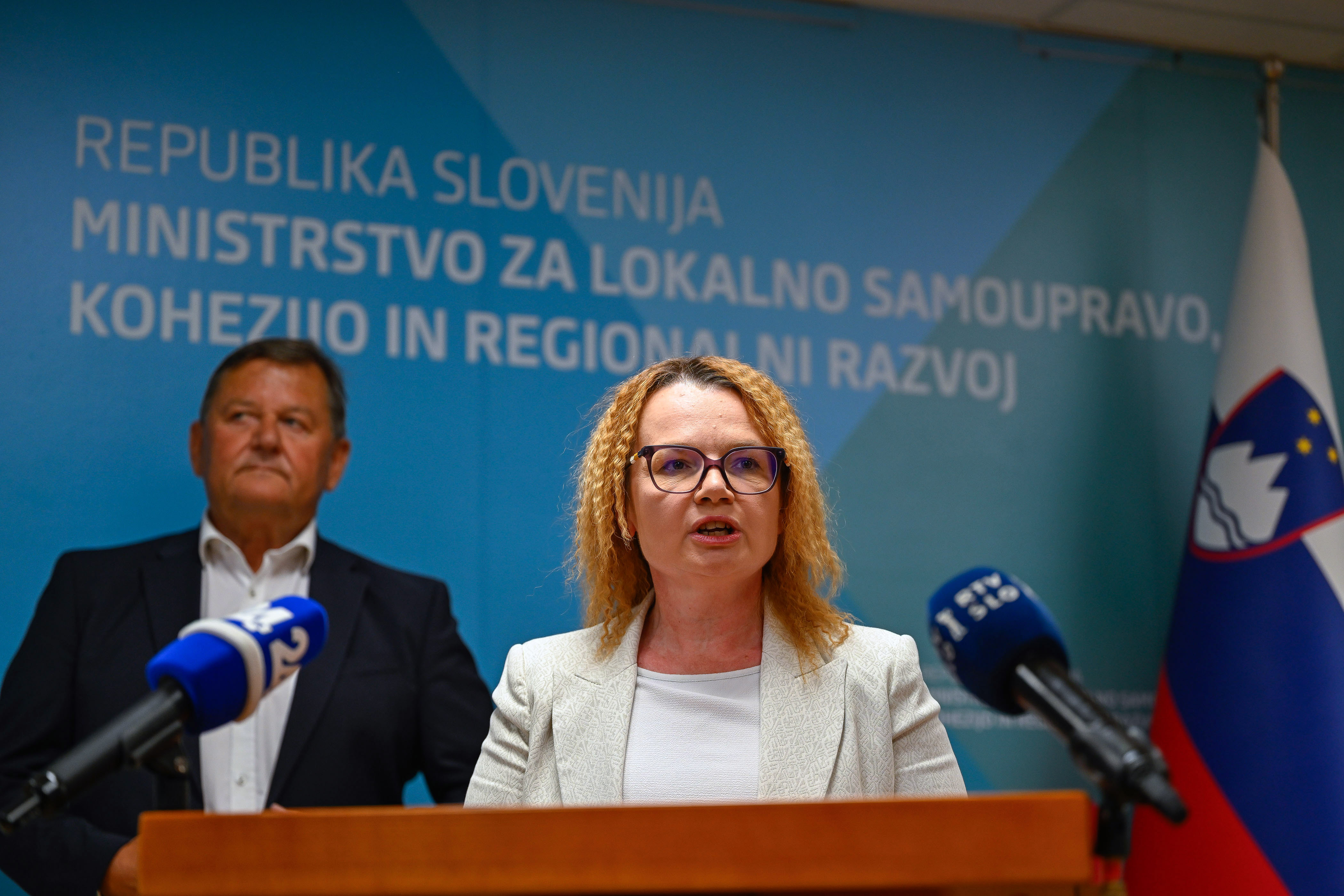Primopredaja, ministrstvo za kohezijo, Monika Kirbiš Rojs, Aleksander Jevšek