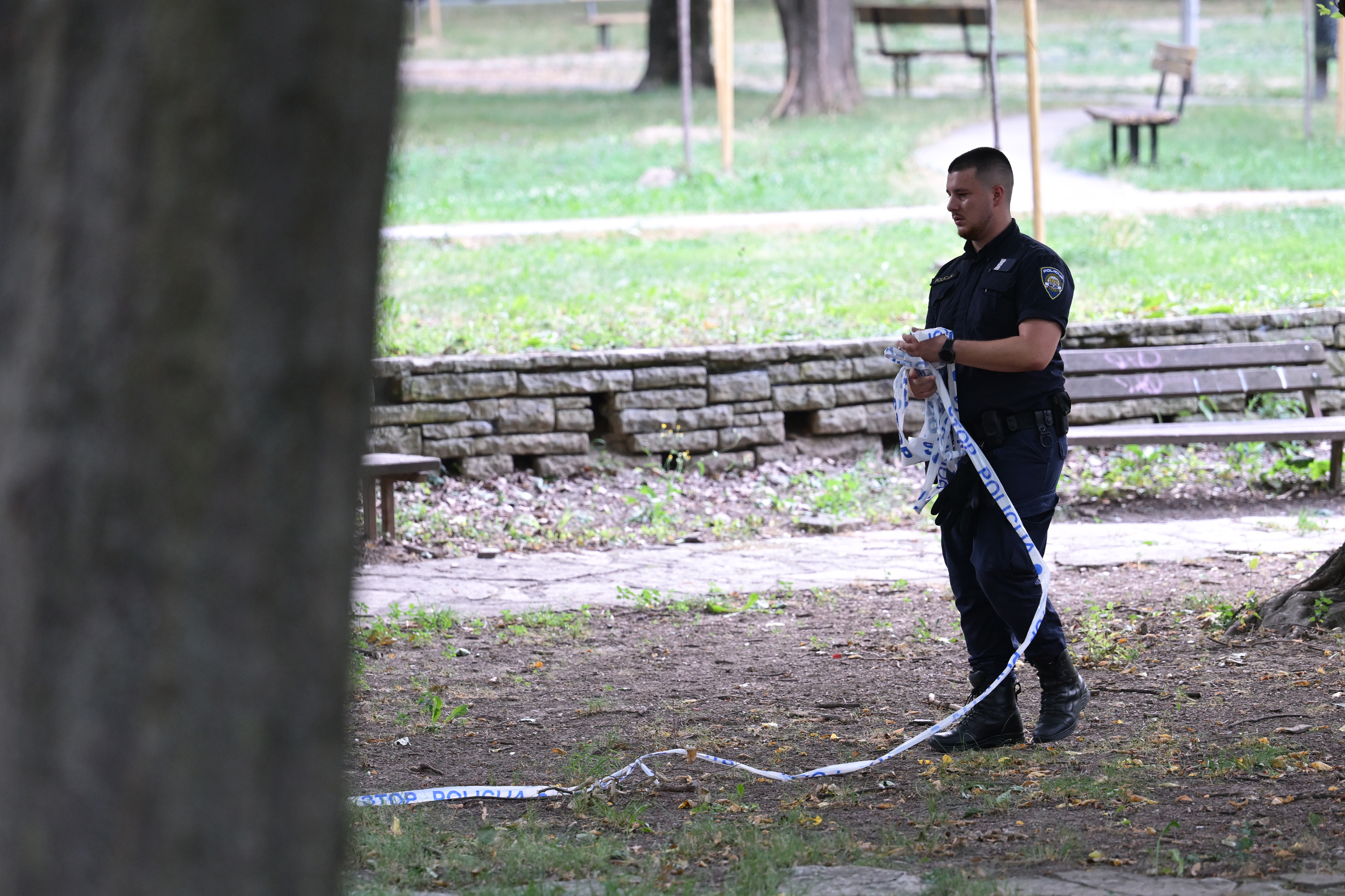 Policija v Zagrebu prijela moškega, ki je v bližini osnovne šole grozil z bombo